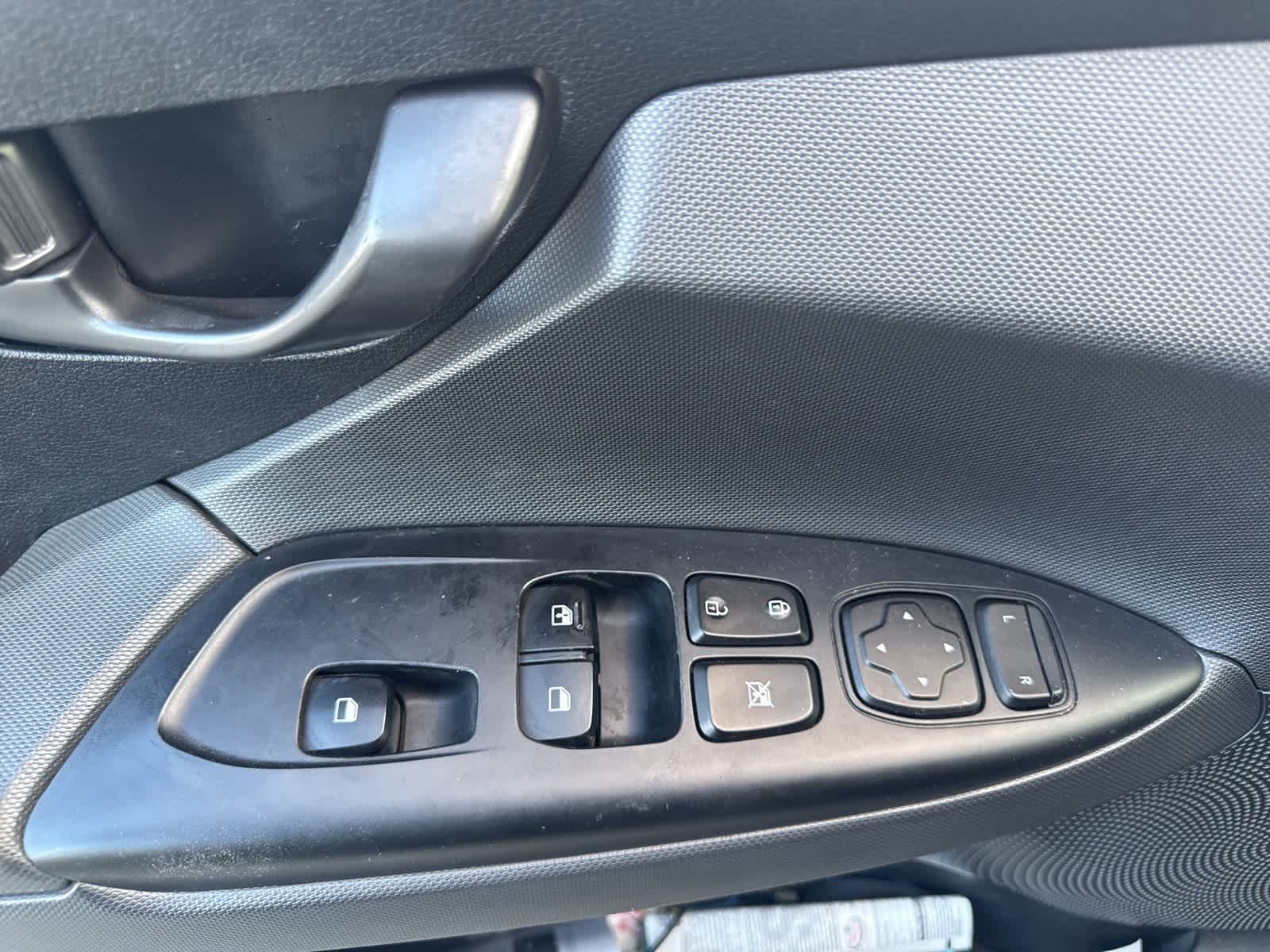 Thumbnail: 2019 Hyundai Veloster - 15