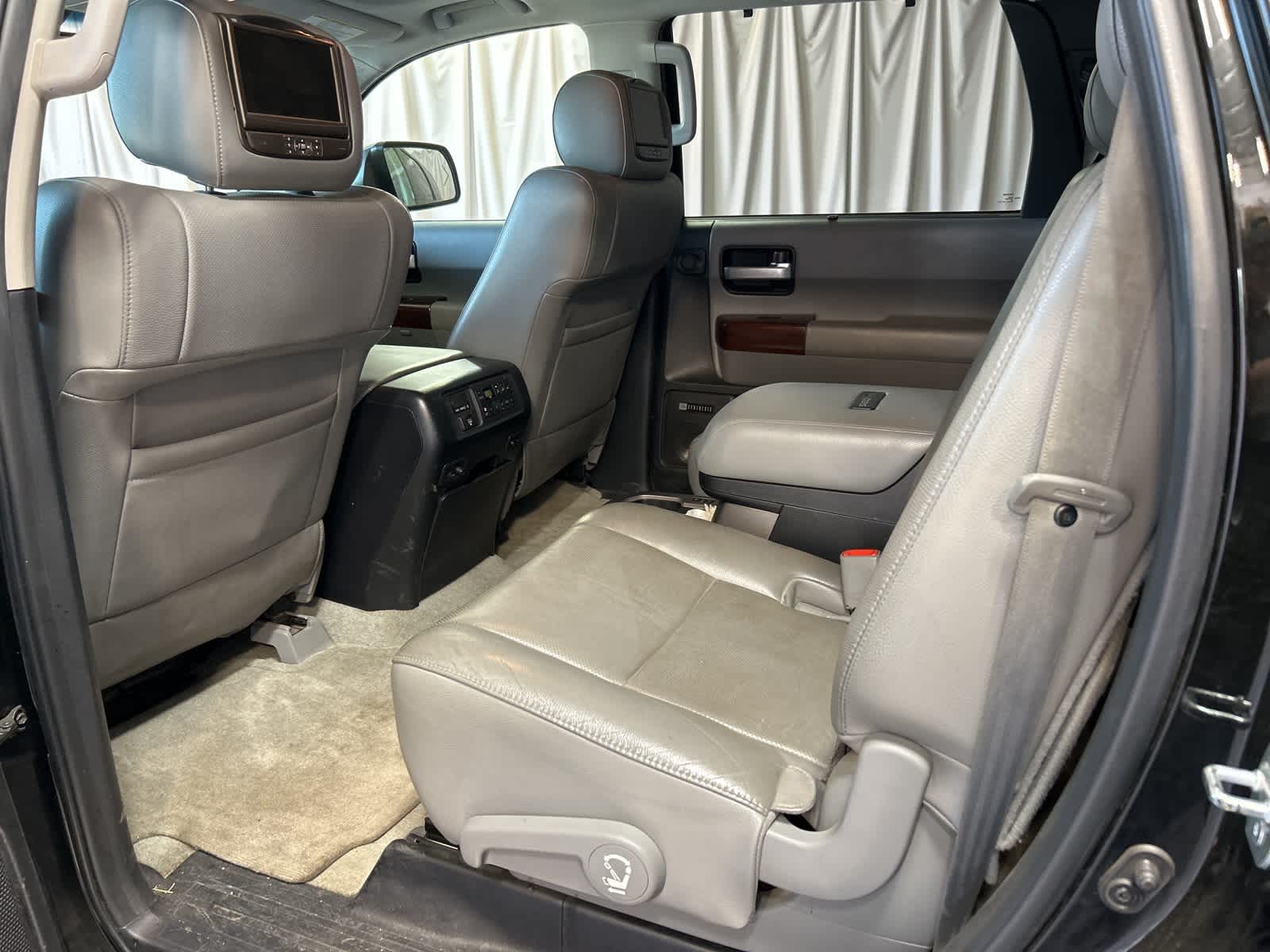 2011 Toyota Sequoia Platinum 17