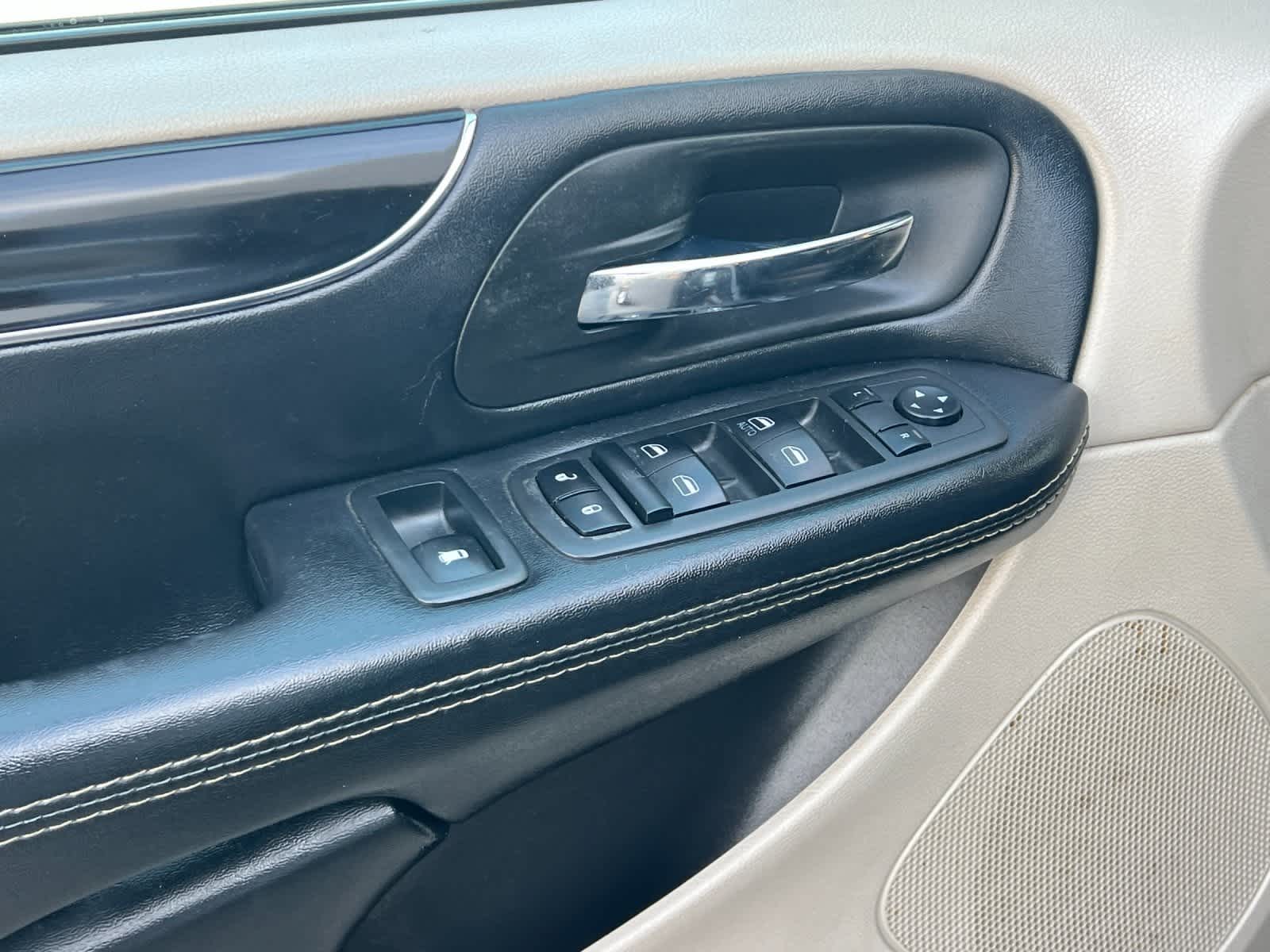 Thumbnail: 2019 Dodge Grand Caravan - 12