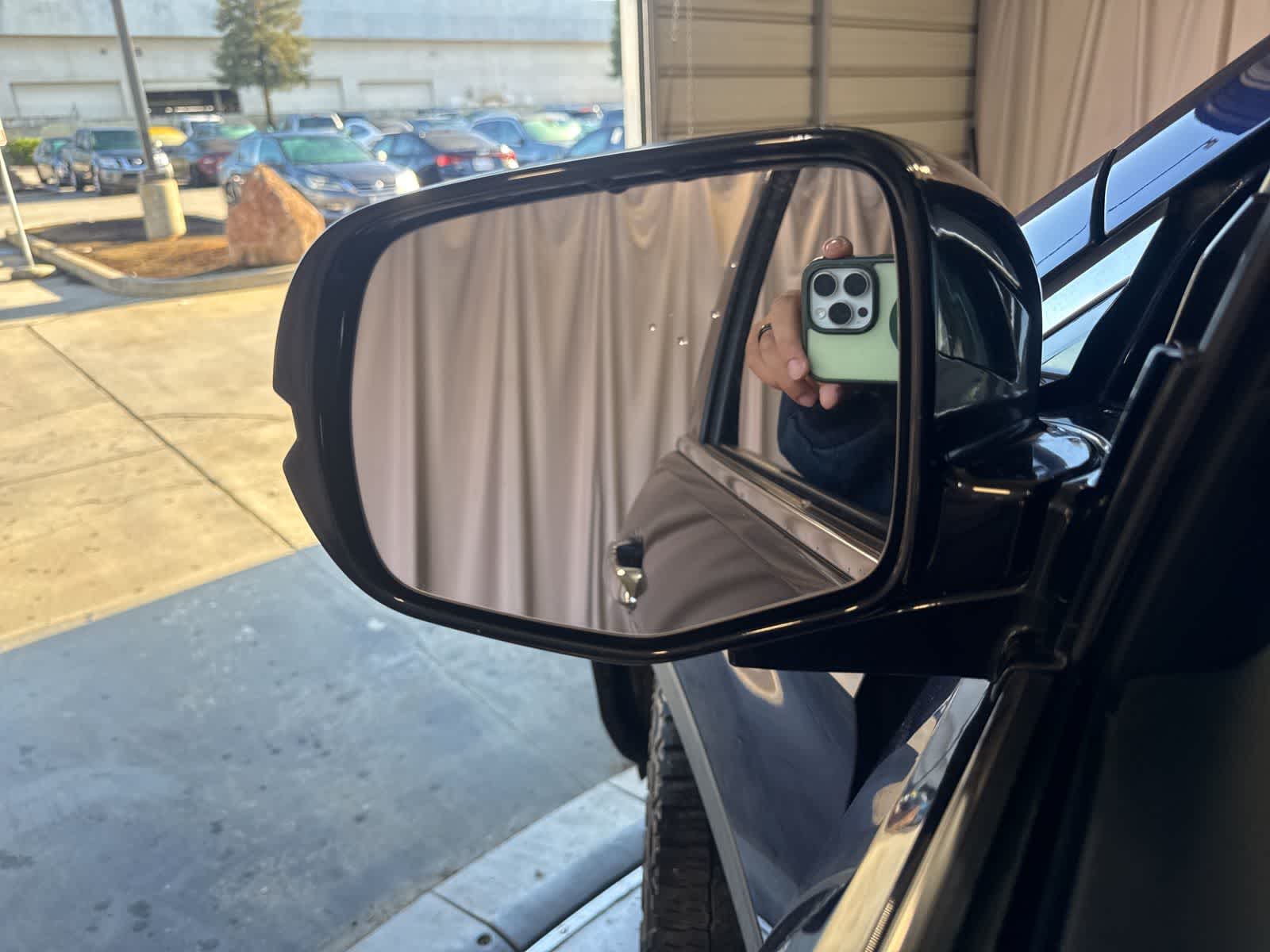 Thumbnail: 2017 Honda Pilot - 19