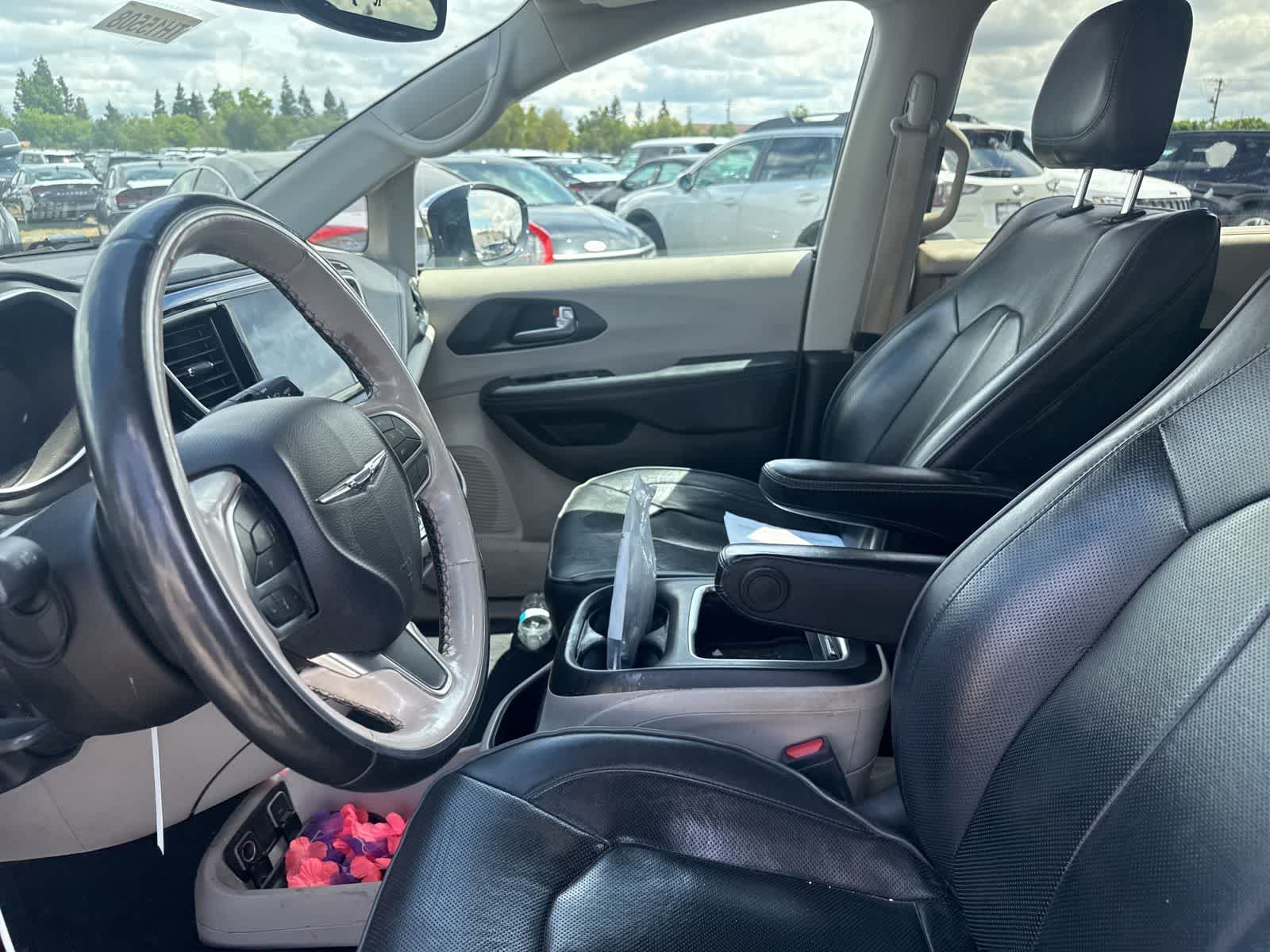 Thumbnail: 2020 Chrysler Pacifica - 21