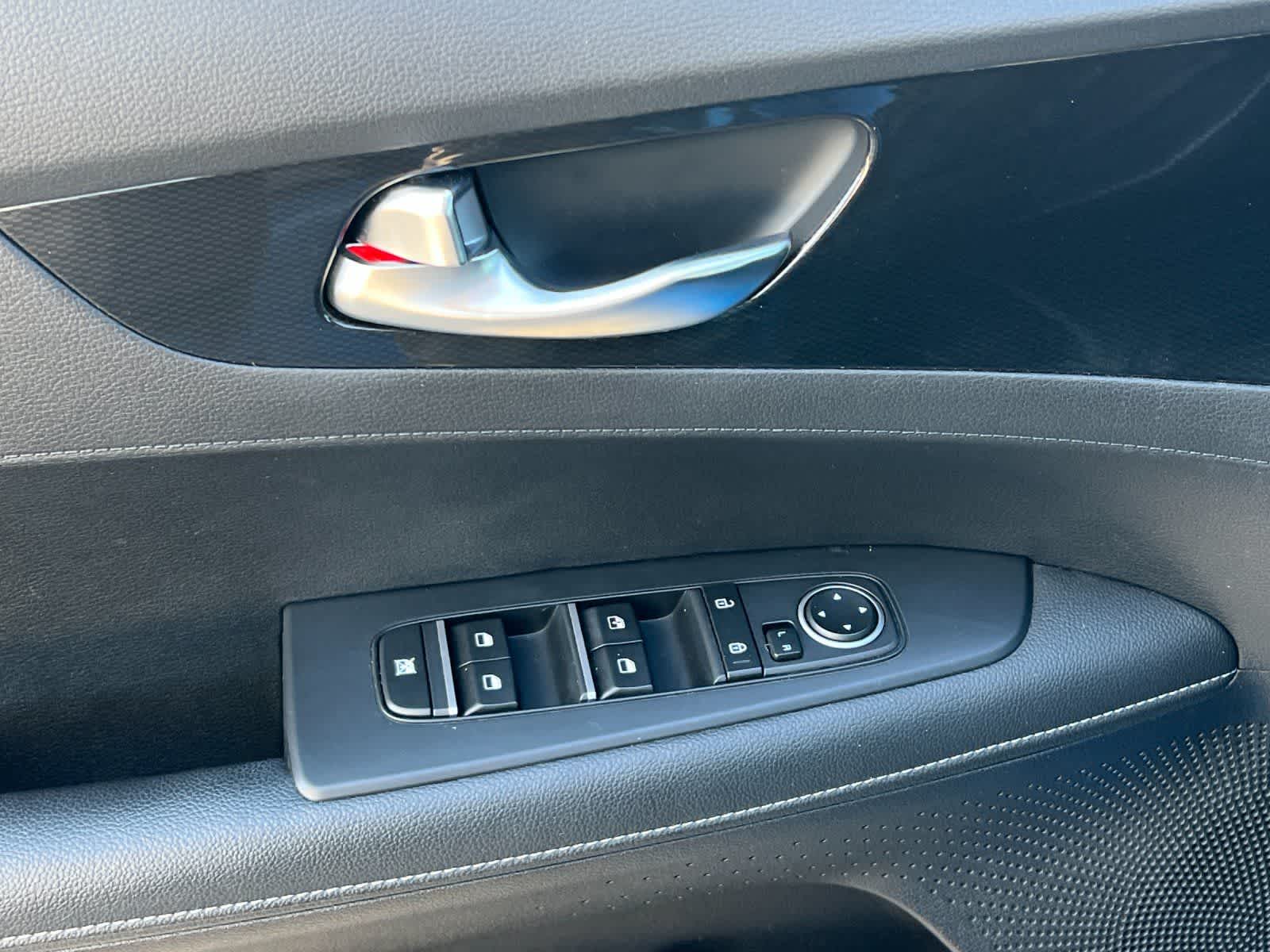 Thumbnail: 2023 Kia Forte - 13