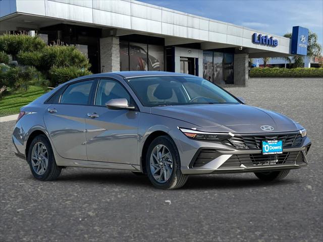 2025 Hyundai Elantra Blue 10