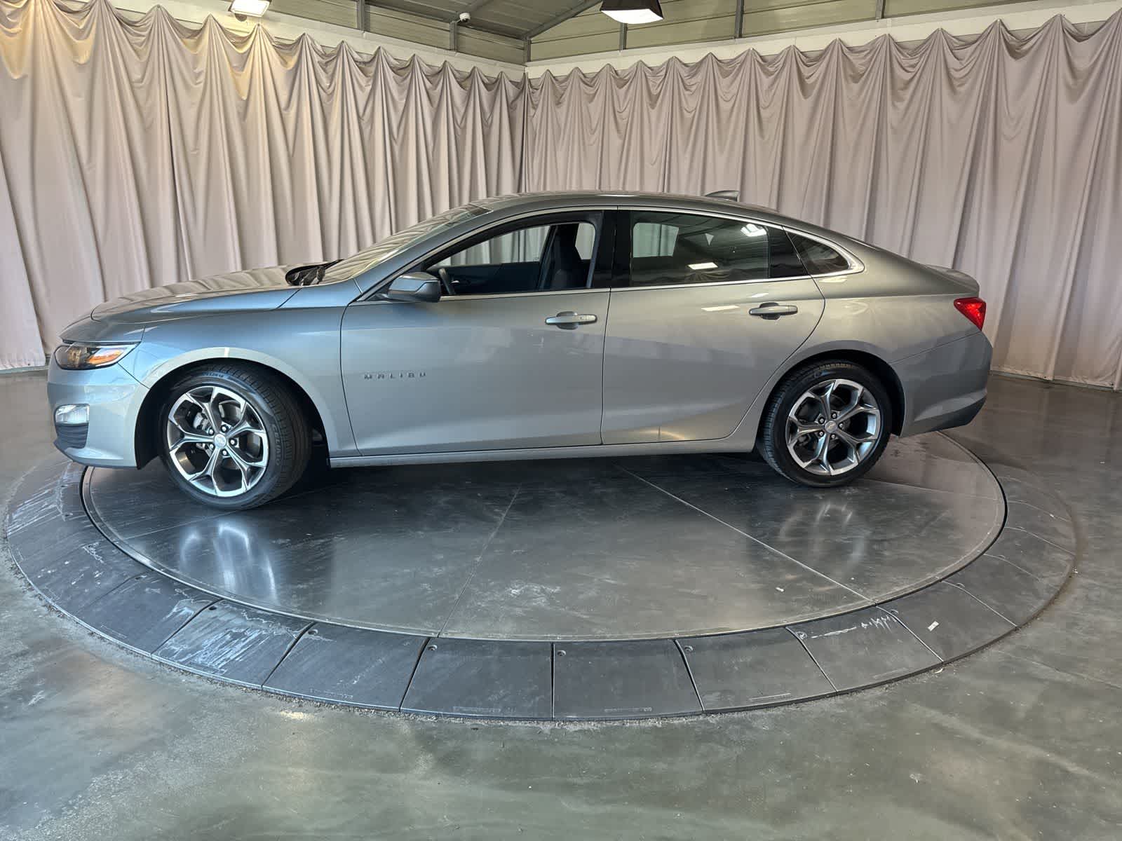 2023 Chevrolet Malibu 1LT photo 3