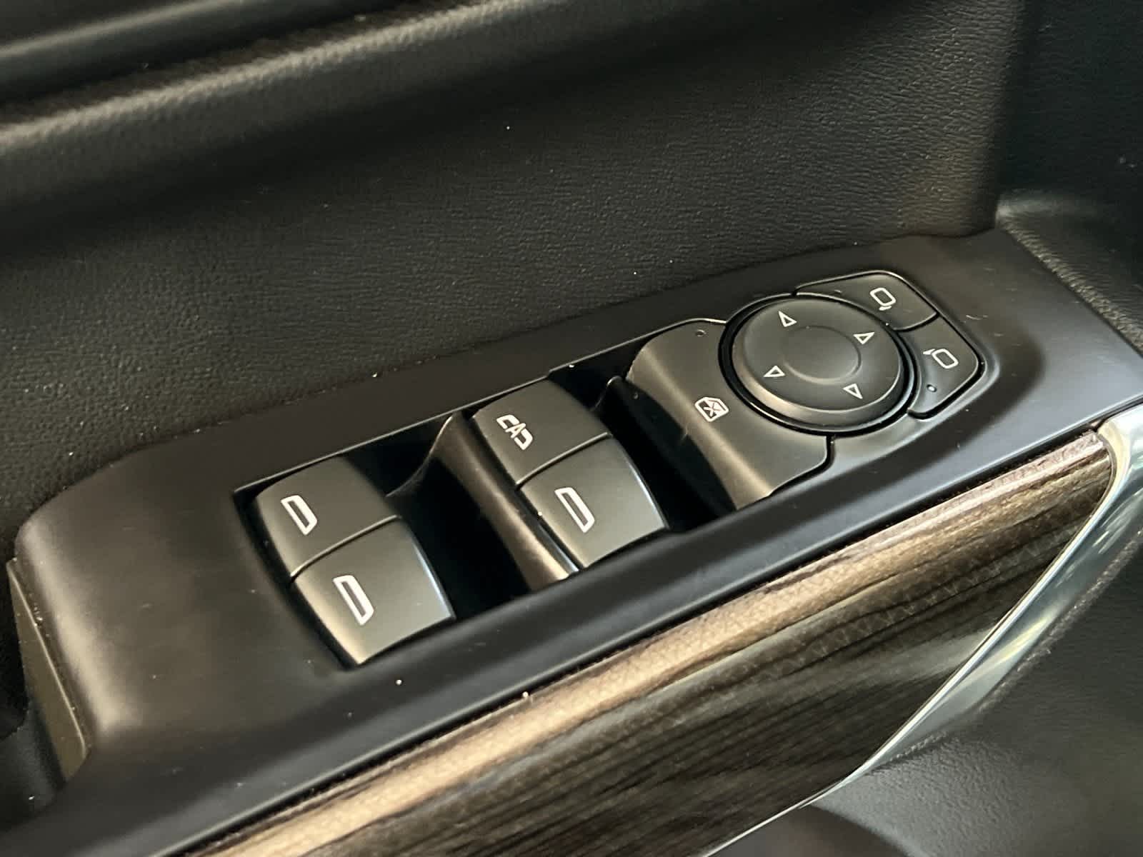 Thumbnail: 2019 Chevrolet Silverado 1500 - 13