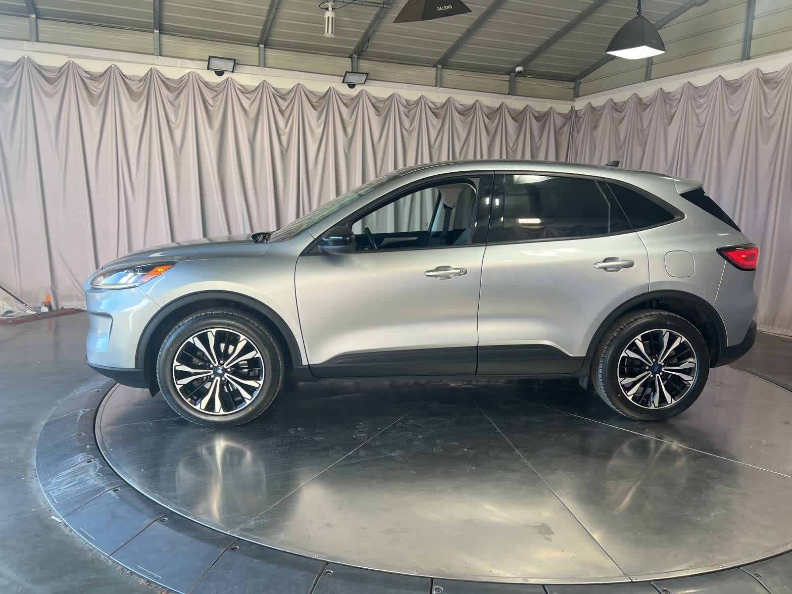 Thumbnail: 2022 Ford Escape - 4