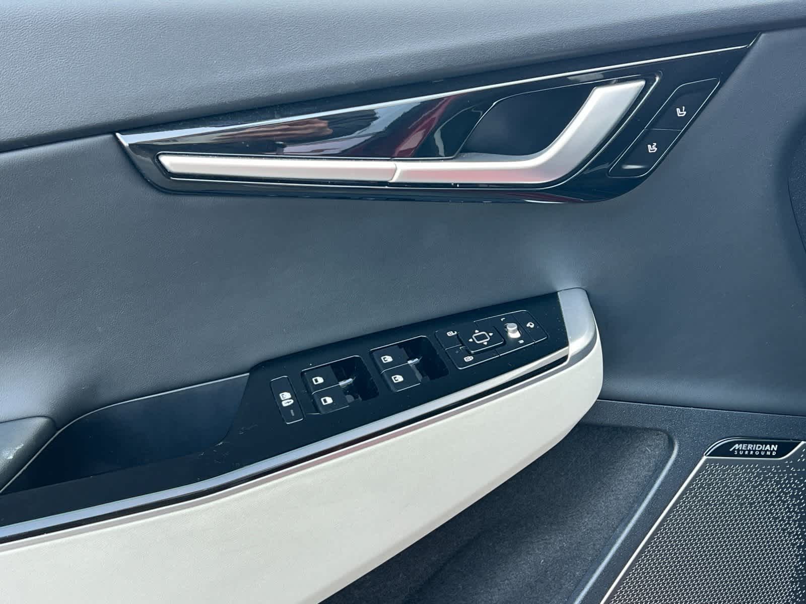 Thumbnail: 2022 Kia EV6 - 12