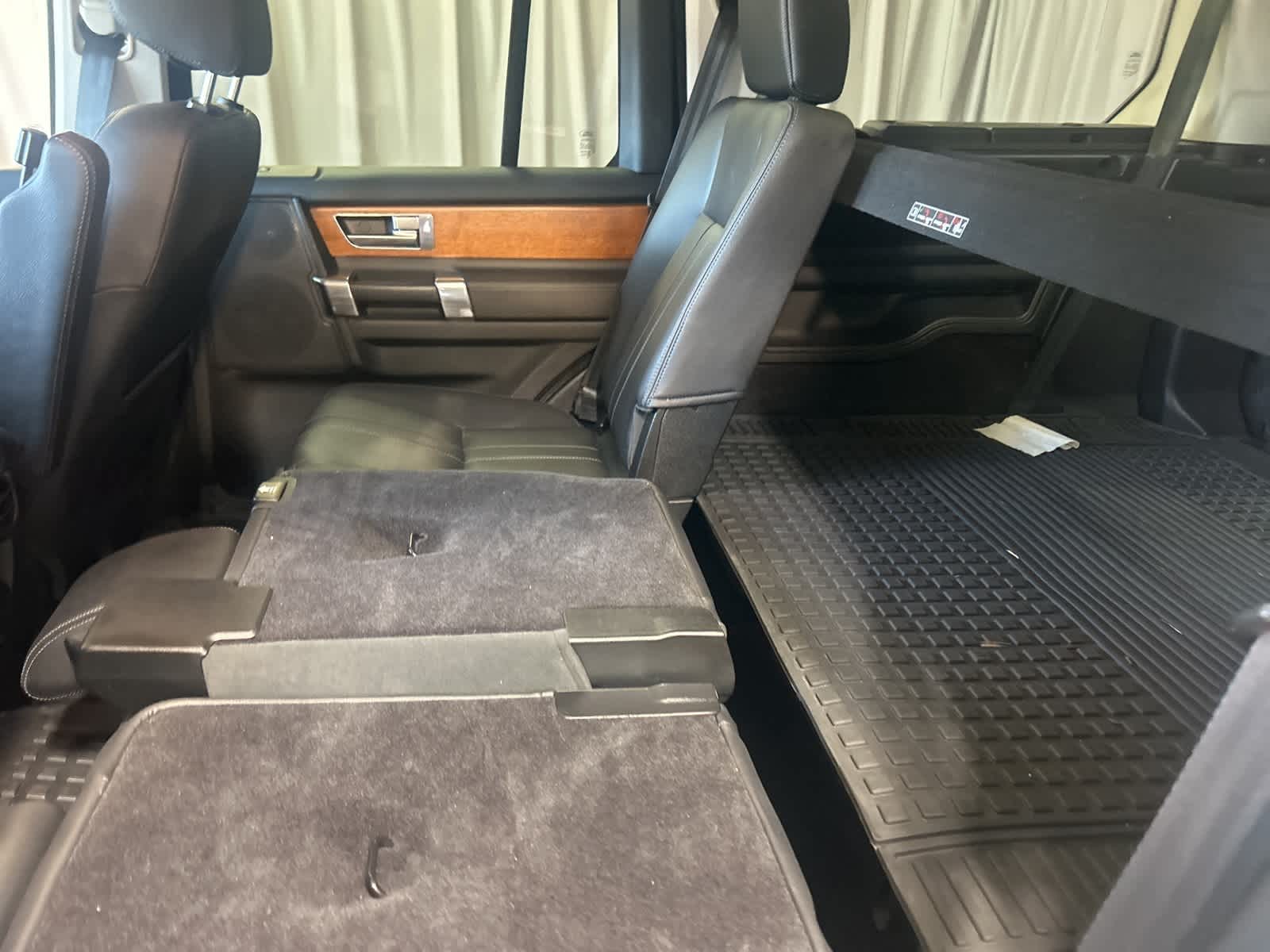 Thumbnail: 2015 Land Rover LR4 - 22