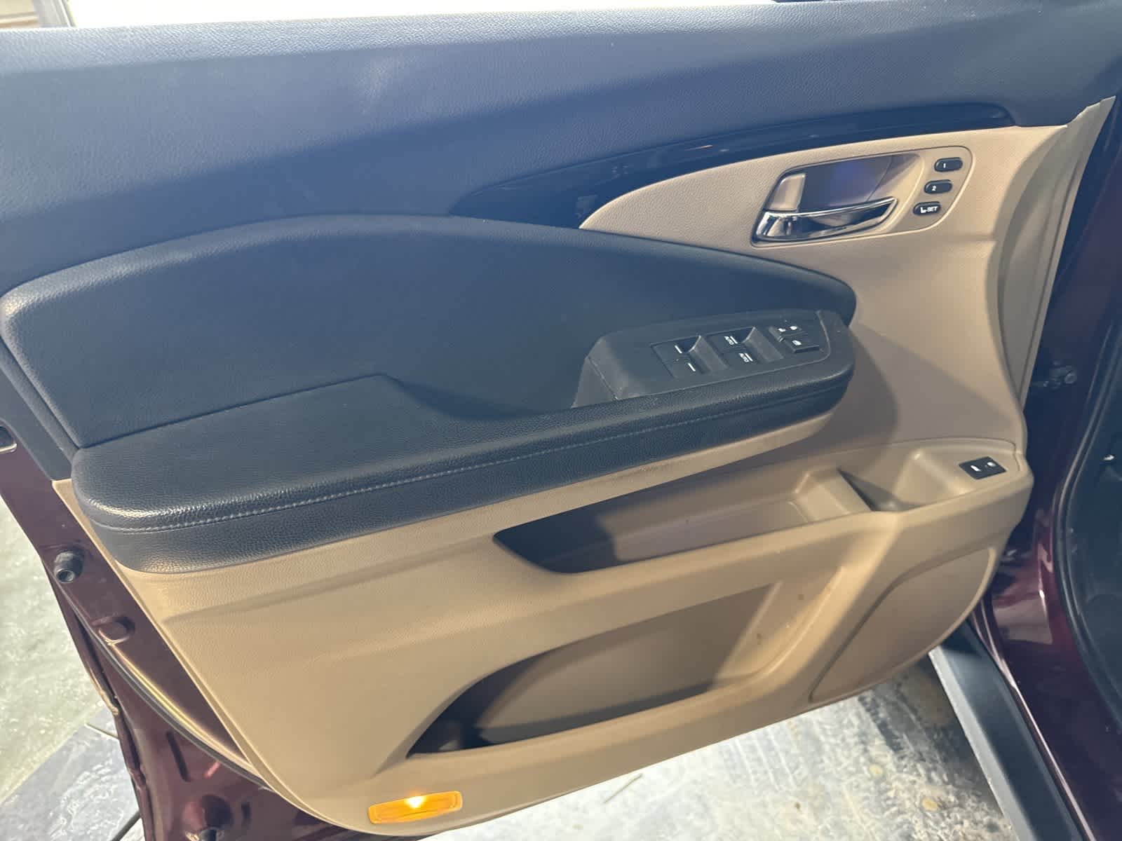 Thumbnail: 2016 Honda Pilot - 16