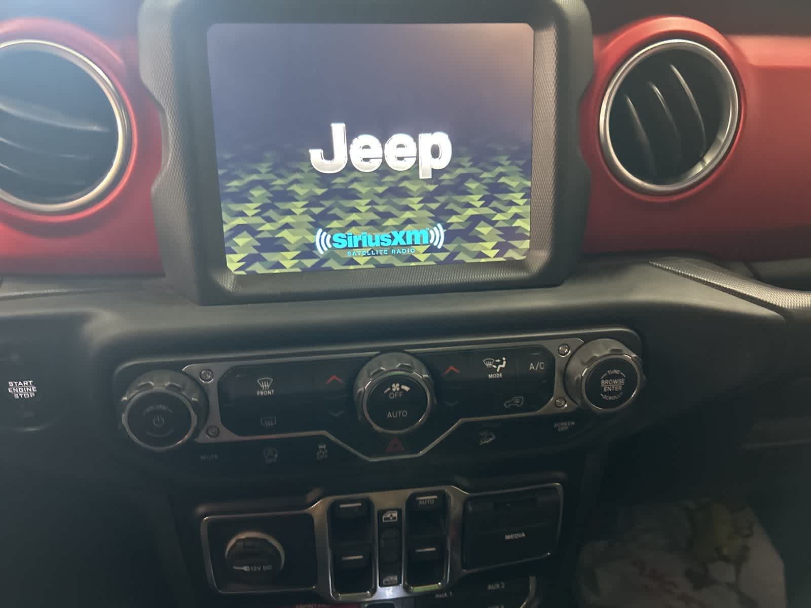 Thumbnail: 2019 Jeep Wrangler - 30