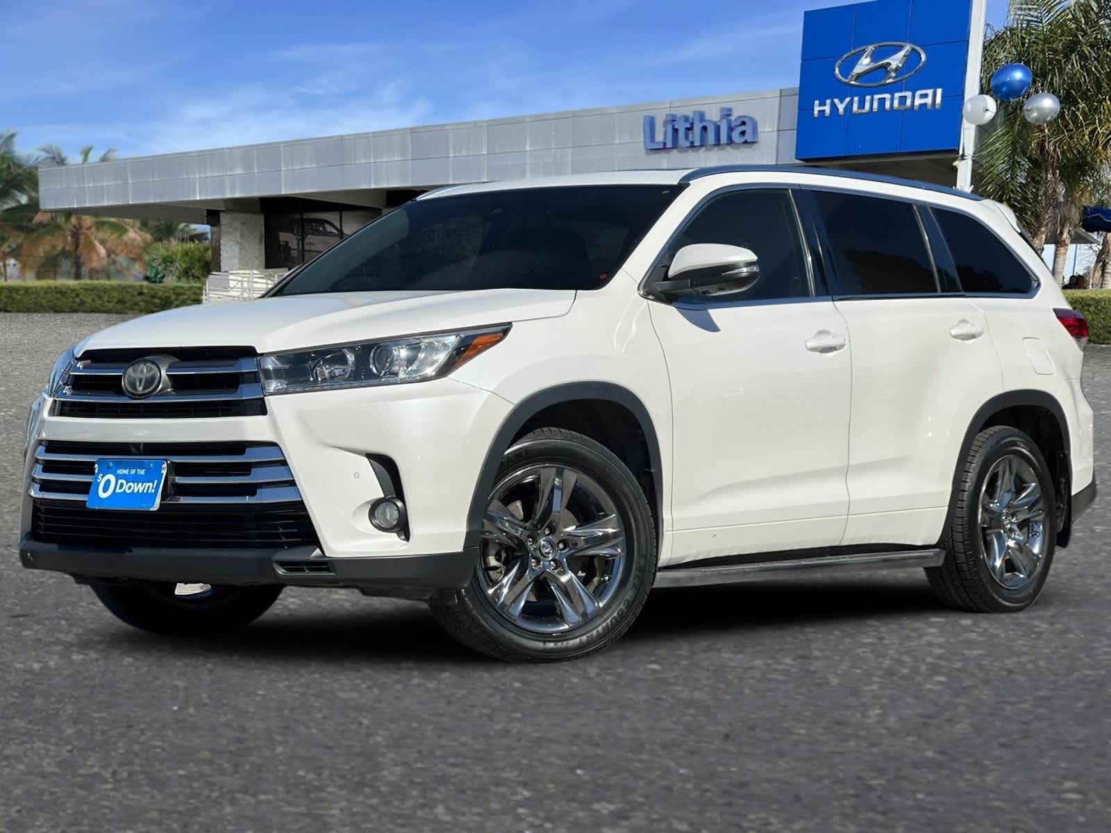 Used 2018 Toyota Highlander Limited with VIN 5TDDZRFH4JS833677 for sale in Fresno, CA