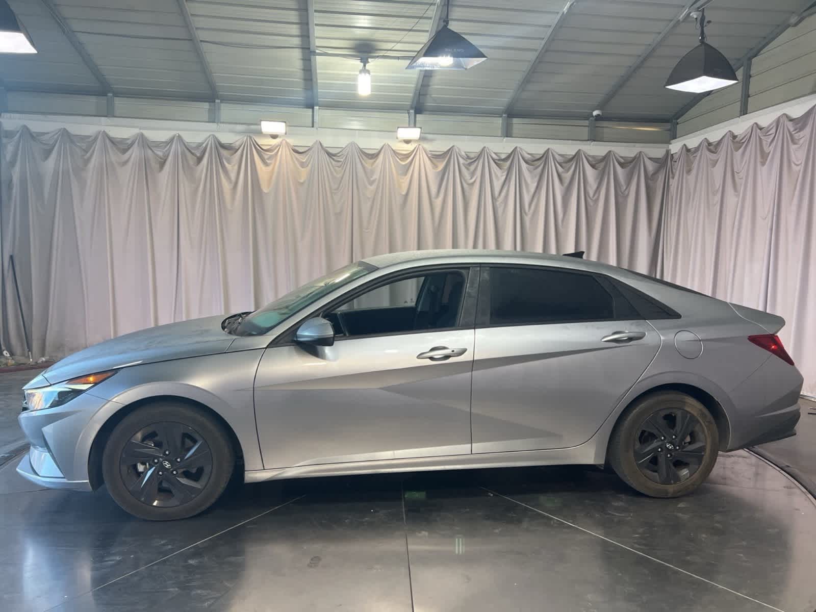 Thumbnail: 2021 Hyundai Elantra - 9