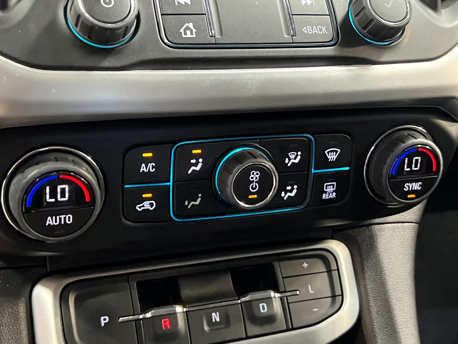 Thumbnail: 2023 GMC Acadia - 22