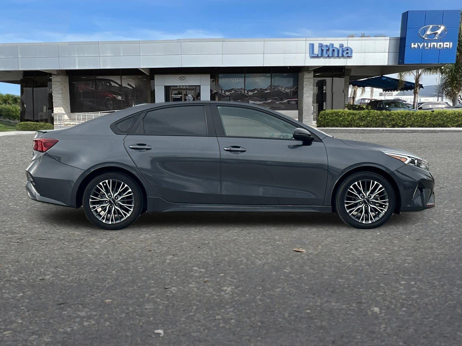 Thumbnail: 2023 Kia Forte - 8