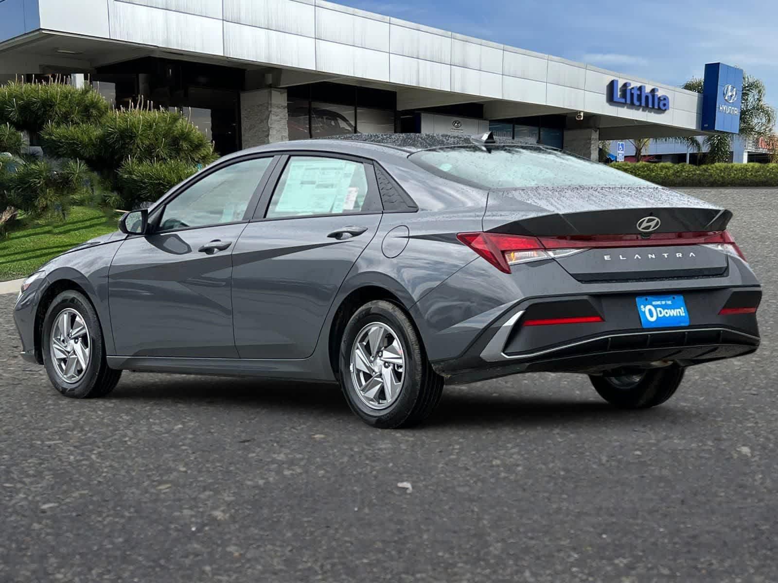 2025 Hyundai Elantra SE - Photo 6