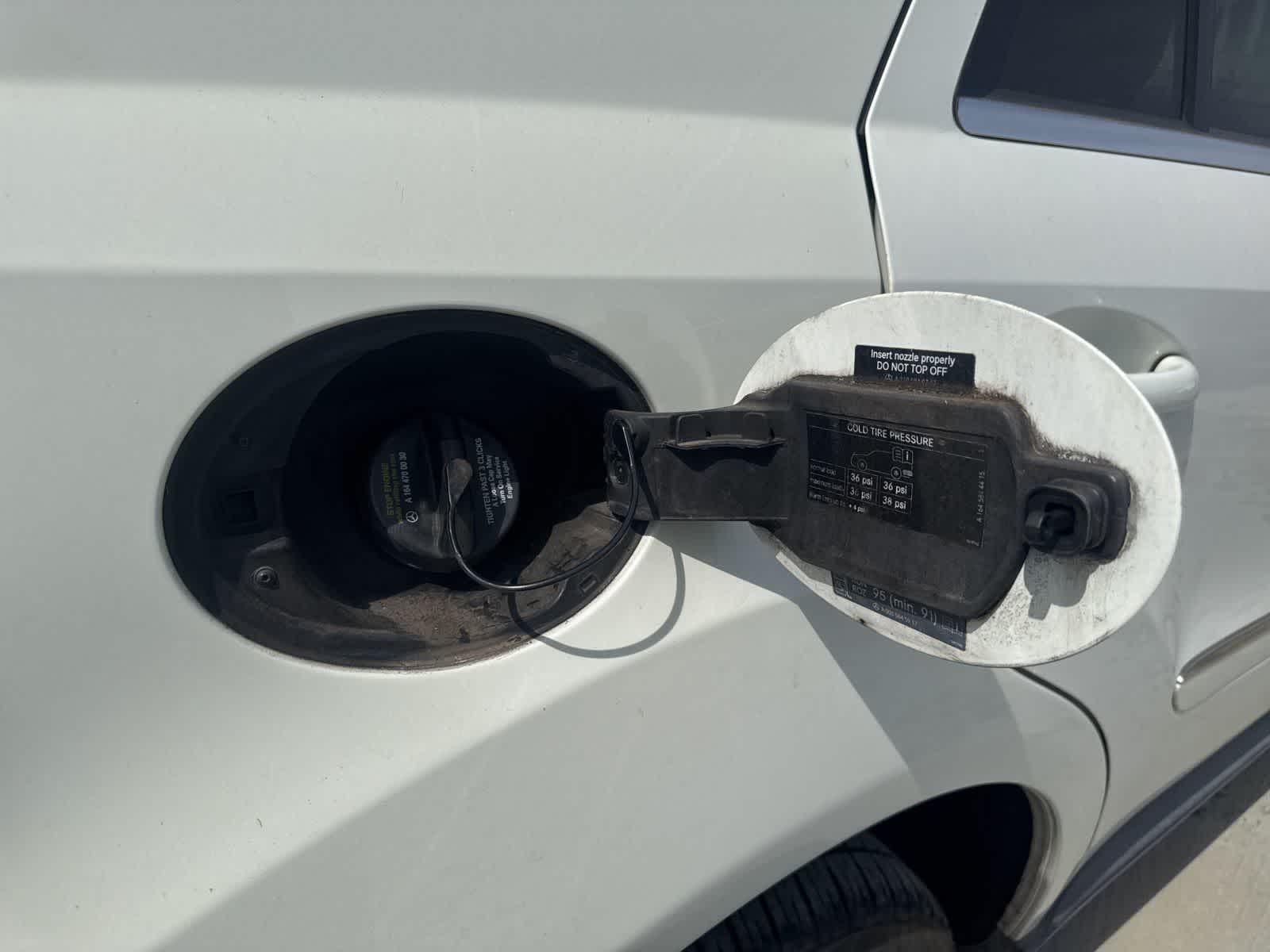 Thumbnail: 2011 Mercedes-Benz M-Class - 14