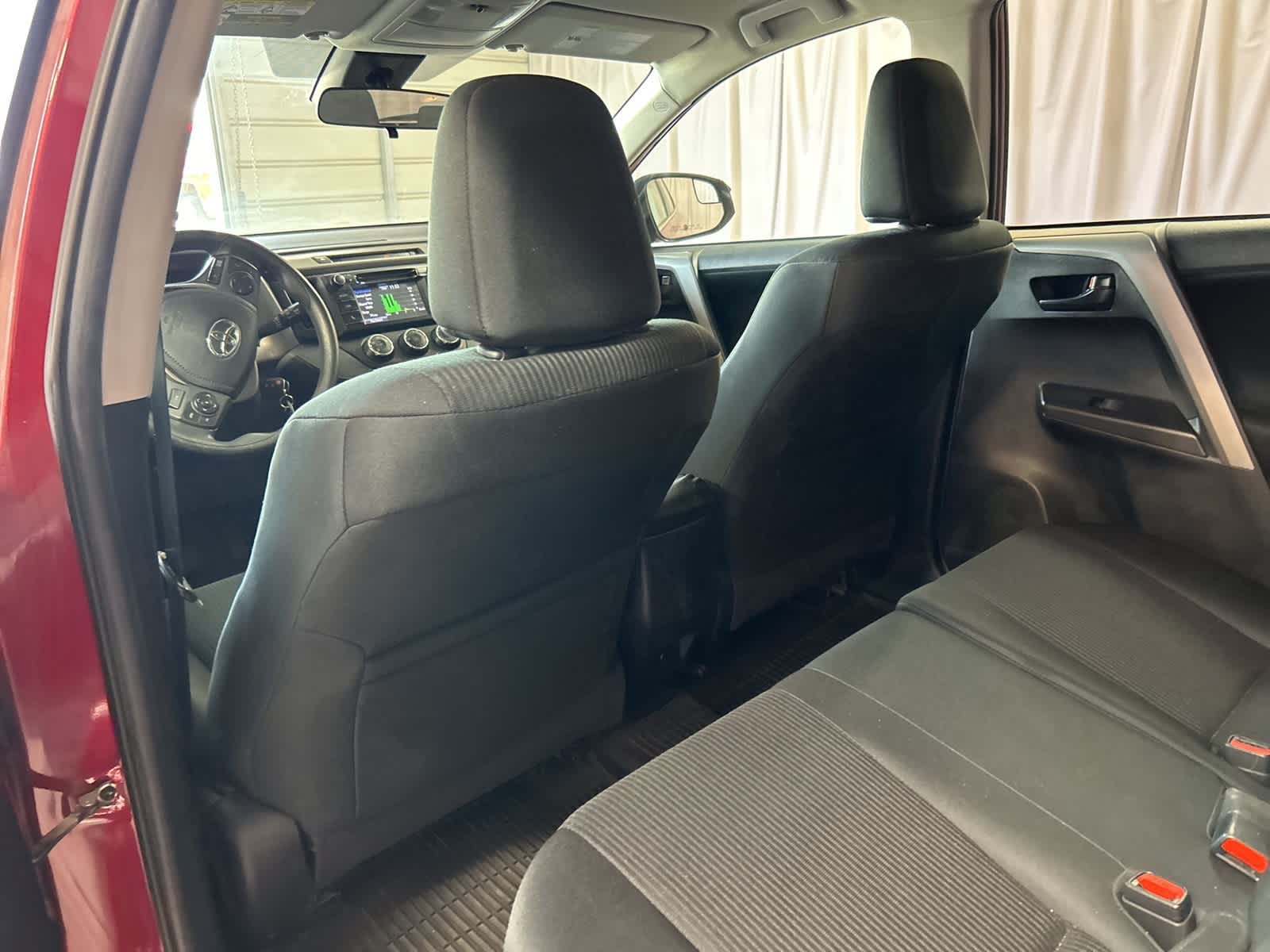 Thumbnail: 2018 Toyota RAV4 - 19