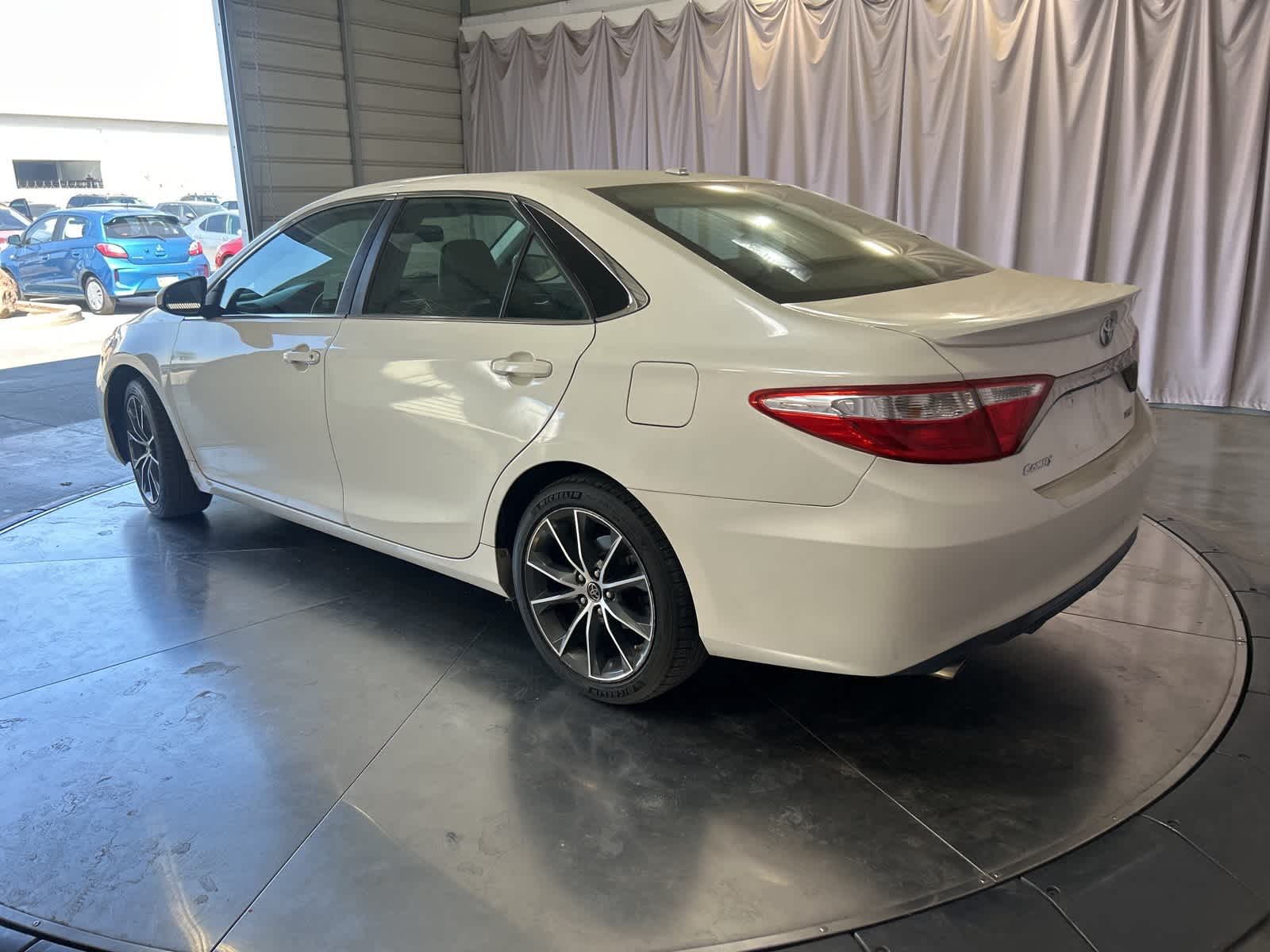 Thumbnail: 2015 Toyota Camry - 14