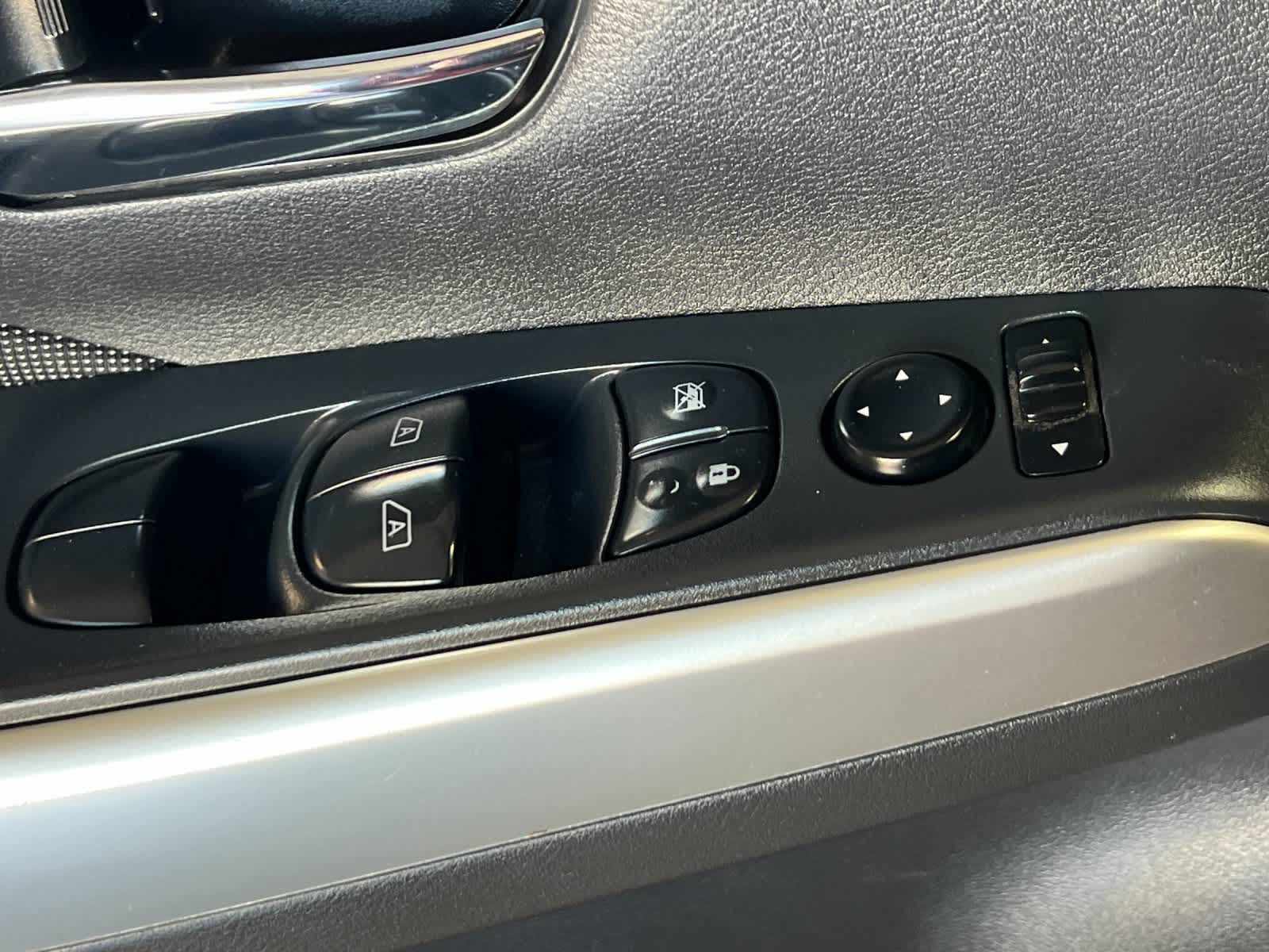 Thumbnail: 2019 Nissan Kicks - 13