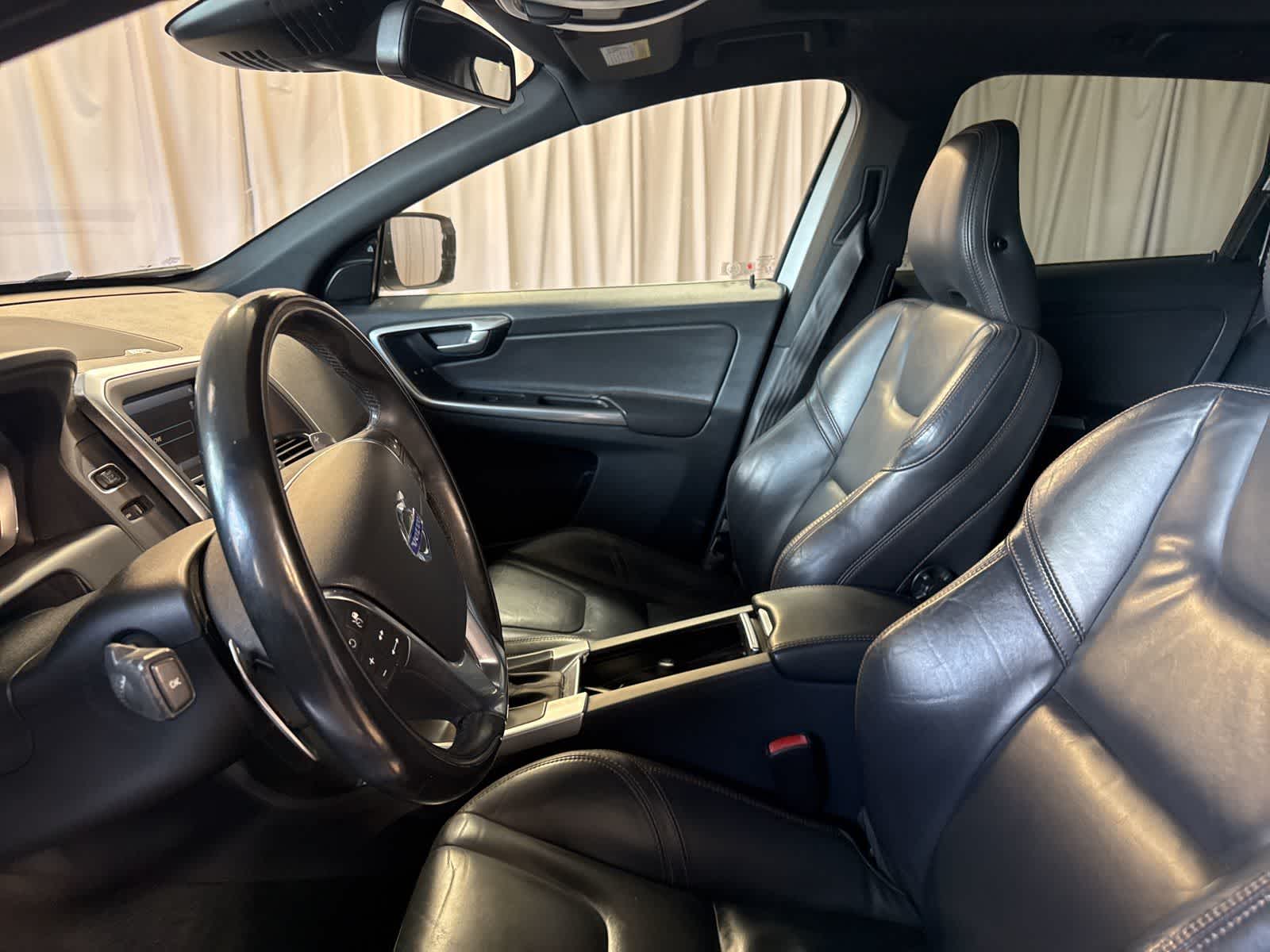 Thumbnail: 2015 Volvo XC60 - 20