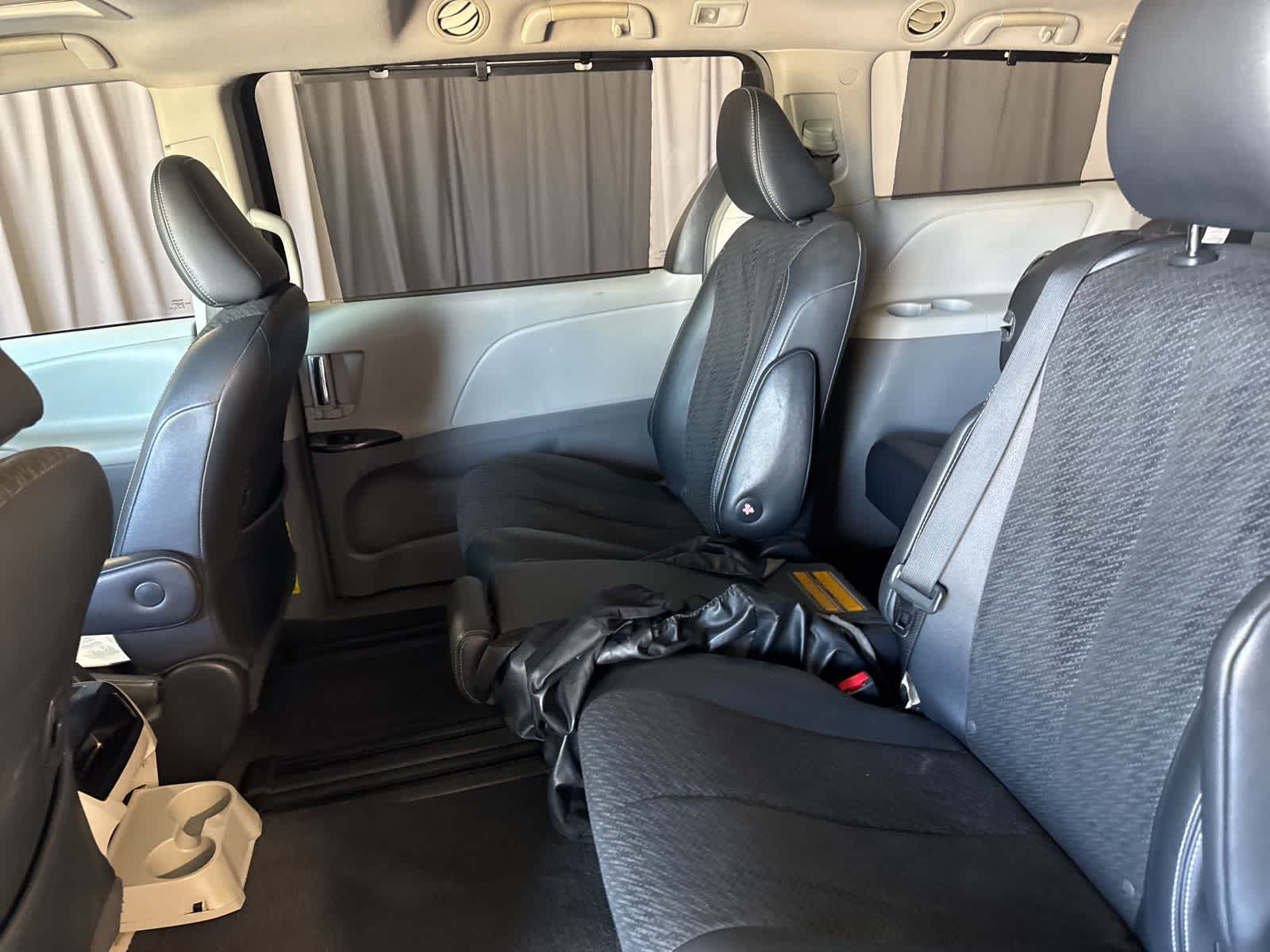 Thumbnail: 2014 Toyota Sienna - 16