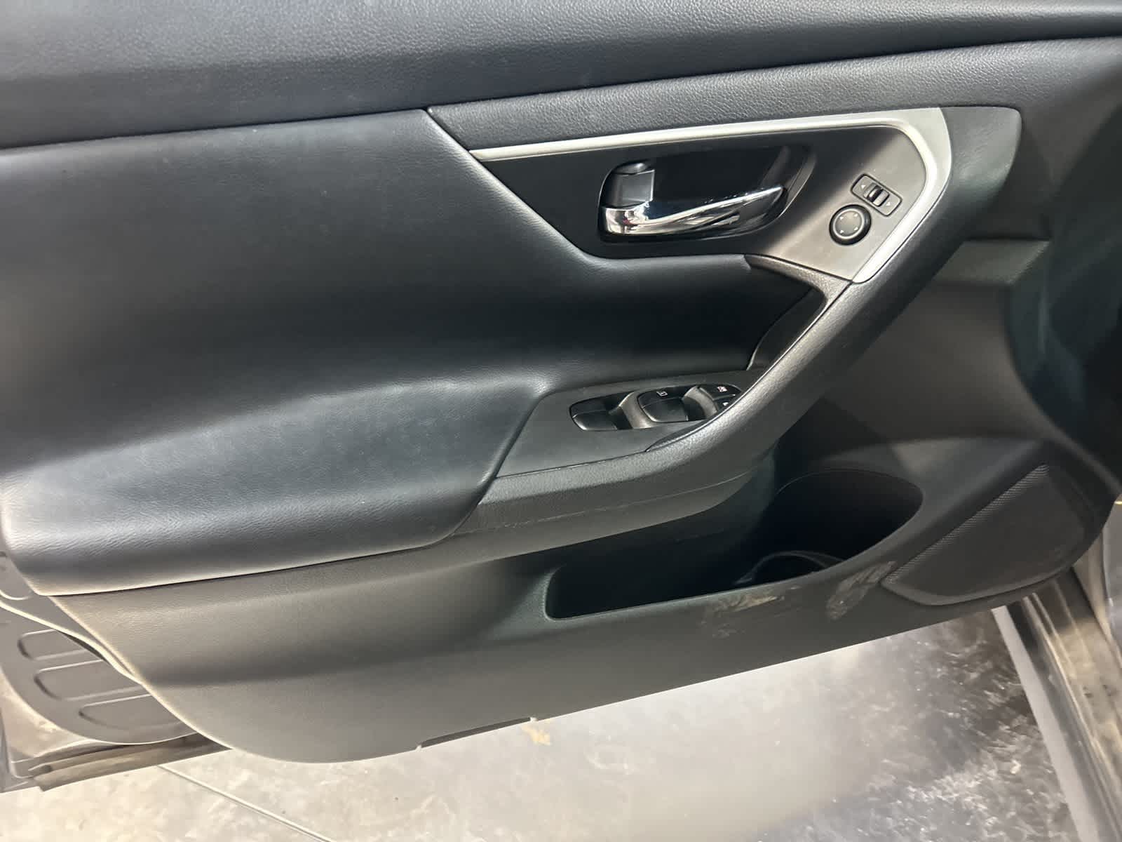 Thumbnail: 2016 Nissan Altima - 22