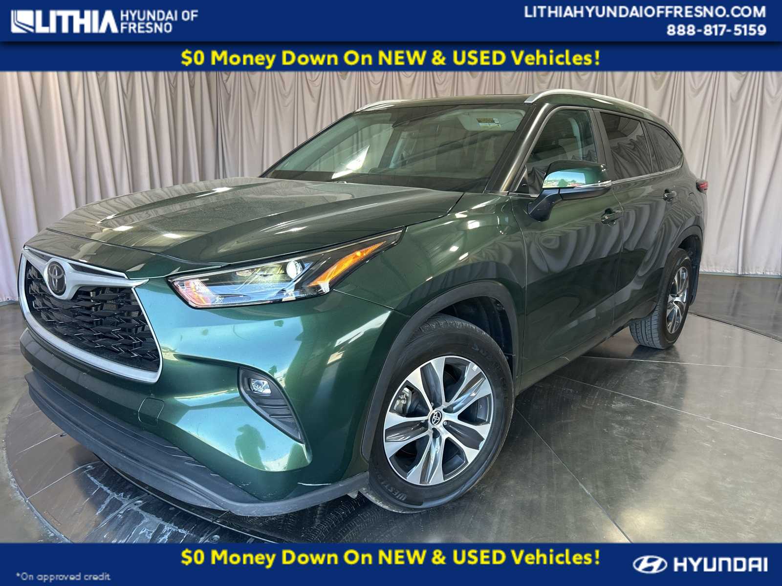 2024 Toyota Highlander XLE Hero Image