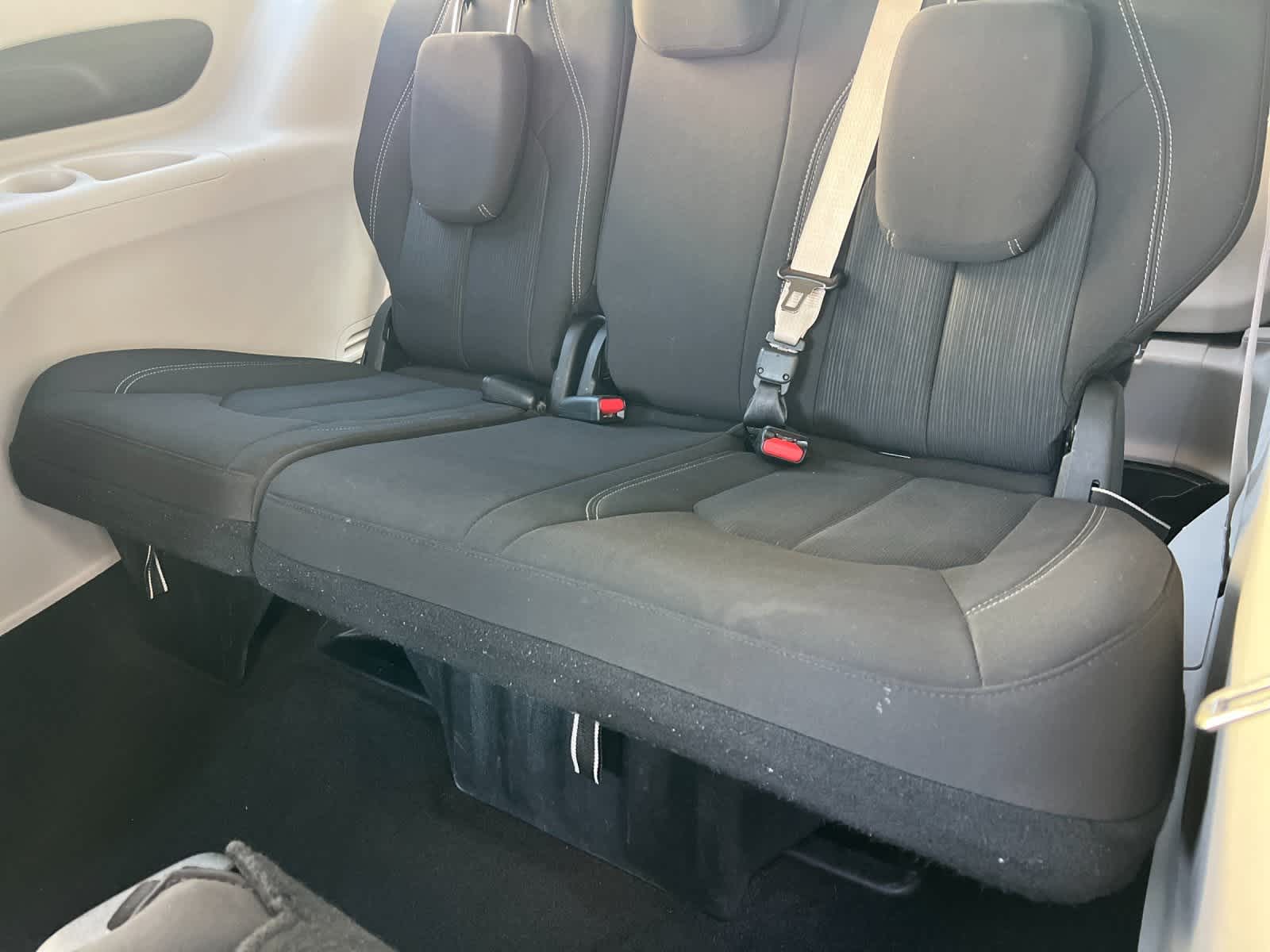 Thumbnail: 2023 Chrysler Voyager - 15