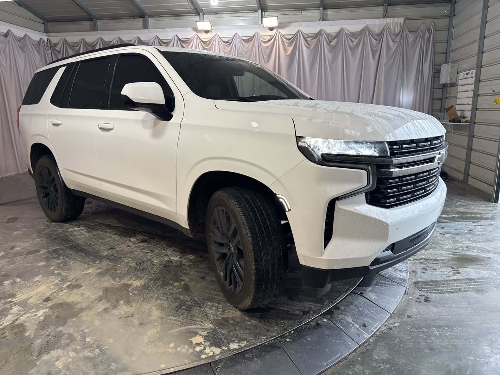 Thumbnail: 2021 Chevrolet Tahoe - 3