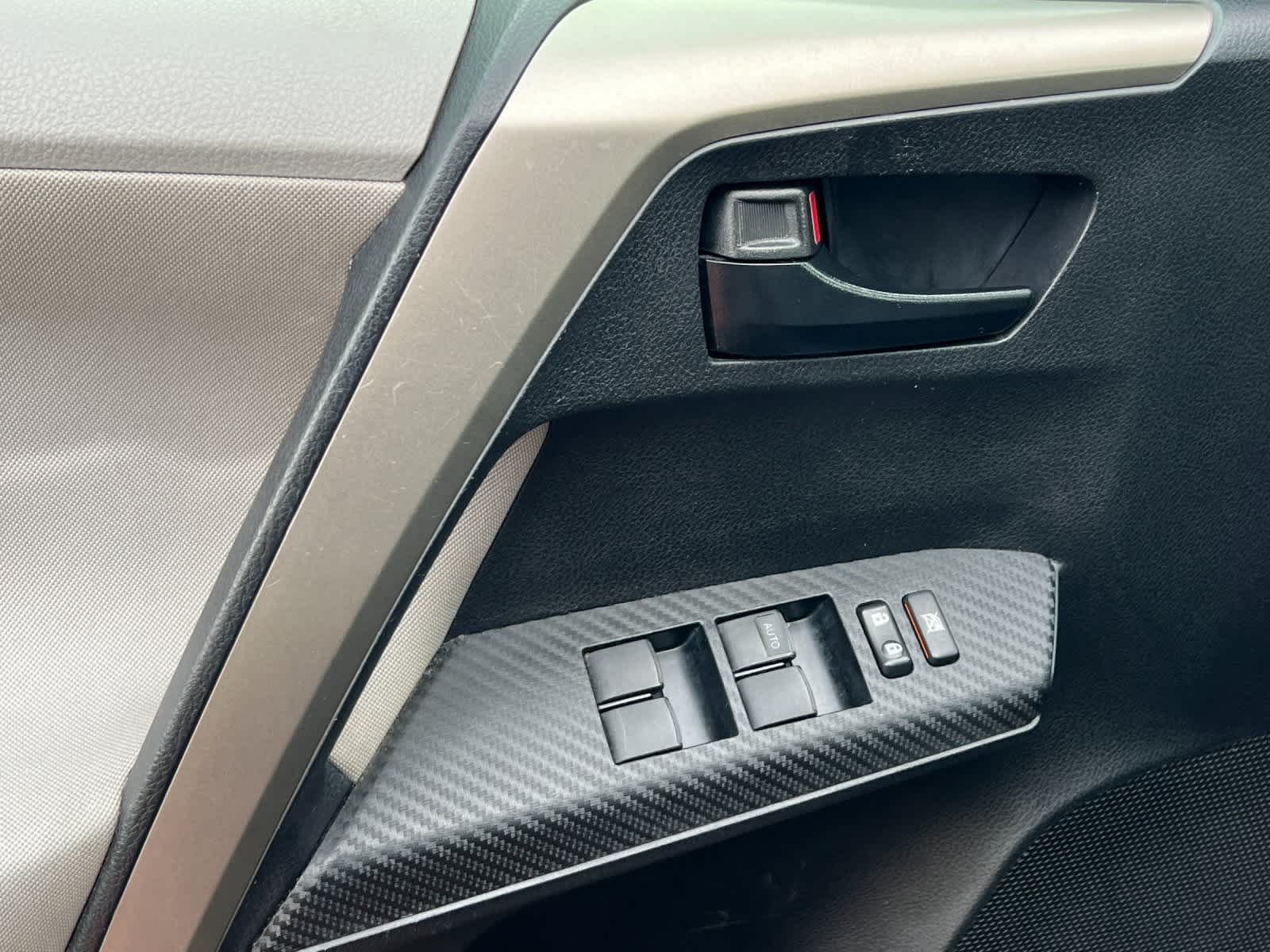 Thumbnail: 2013 Toyota RAV4 - 13