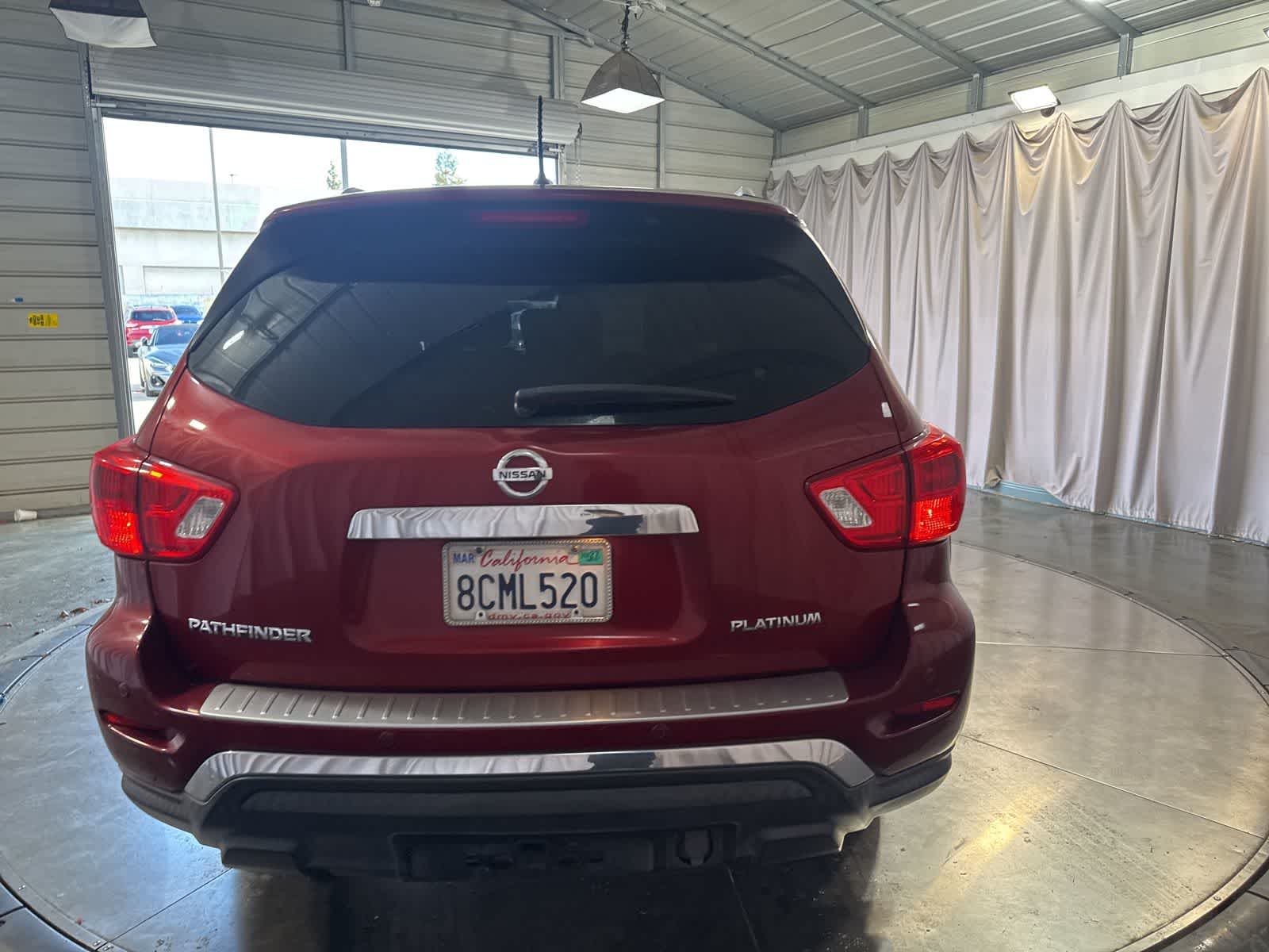 2018 Nissan Pathfinder Platinum photo 5