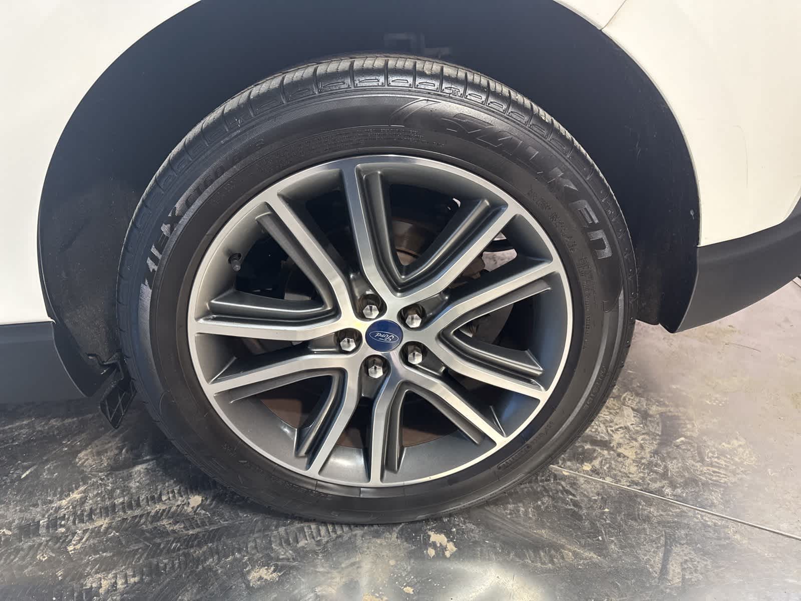 Thumbnail: 2020 Ford Edge - 9