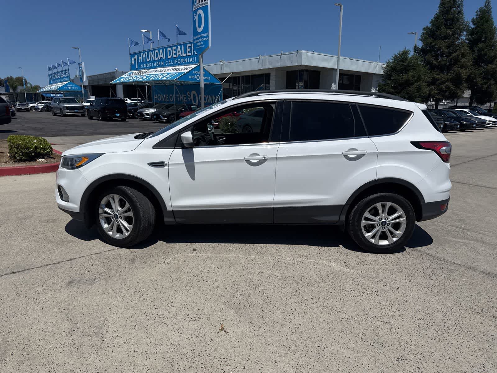 Thumbnail: 2017 Ford Escape - 8