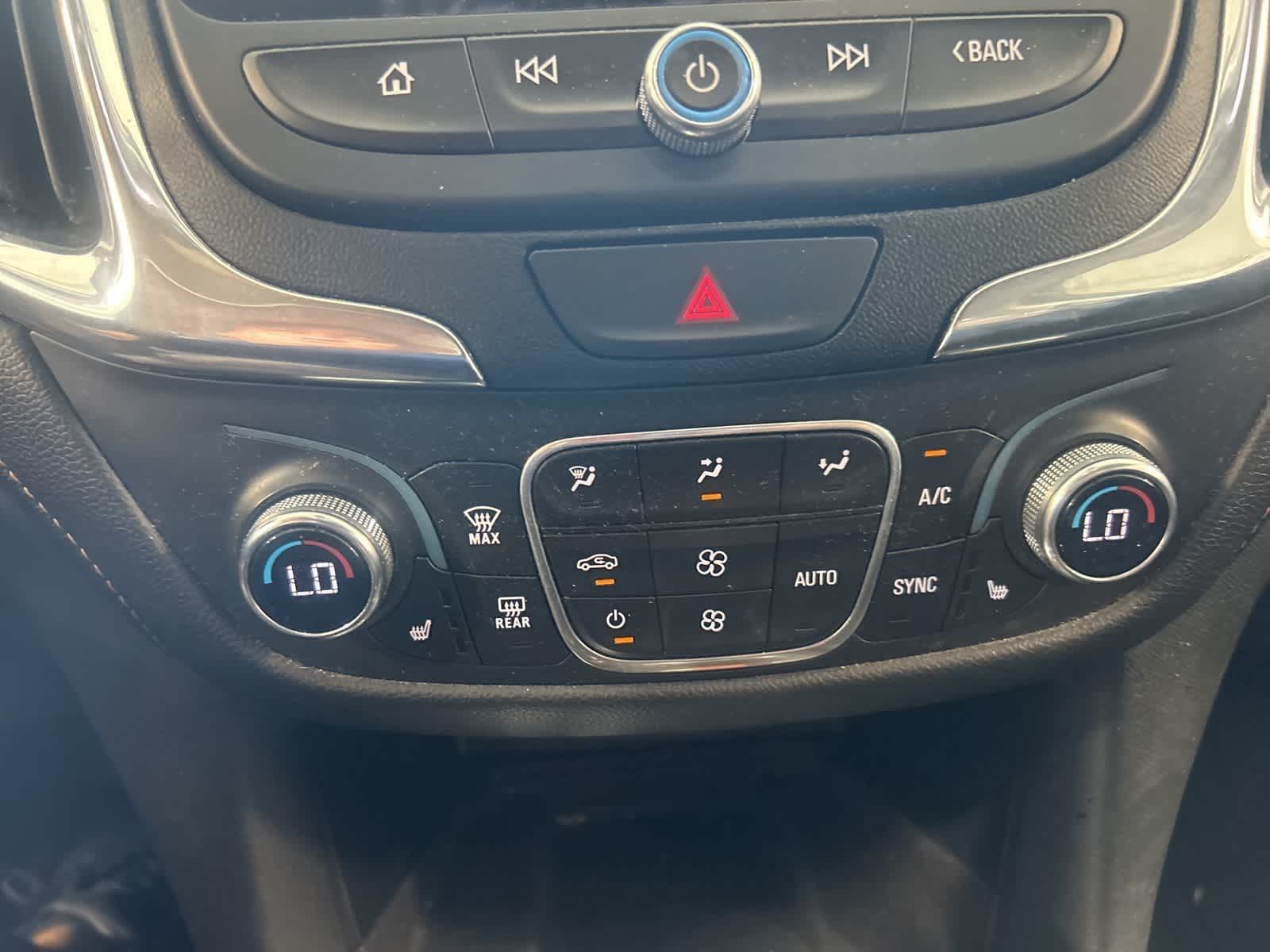 Thumbnail: 2020 Chevrolet Equinox - 29