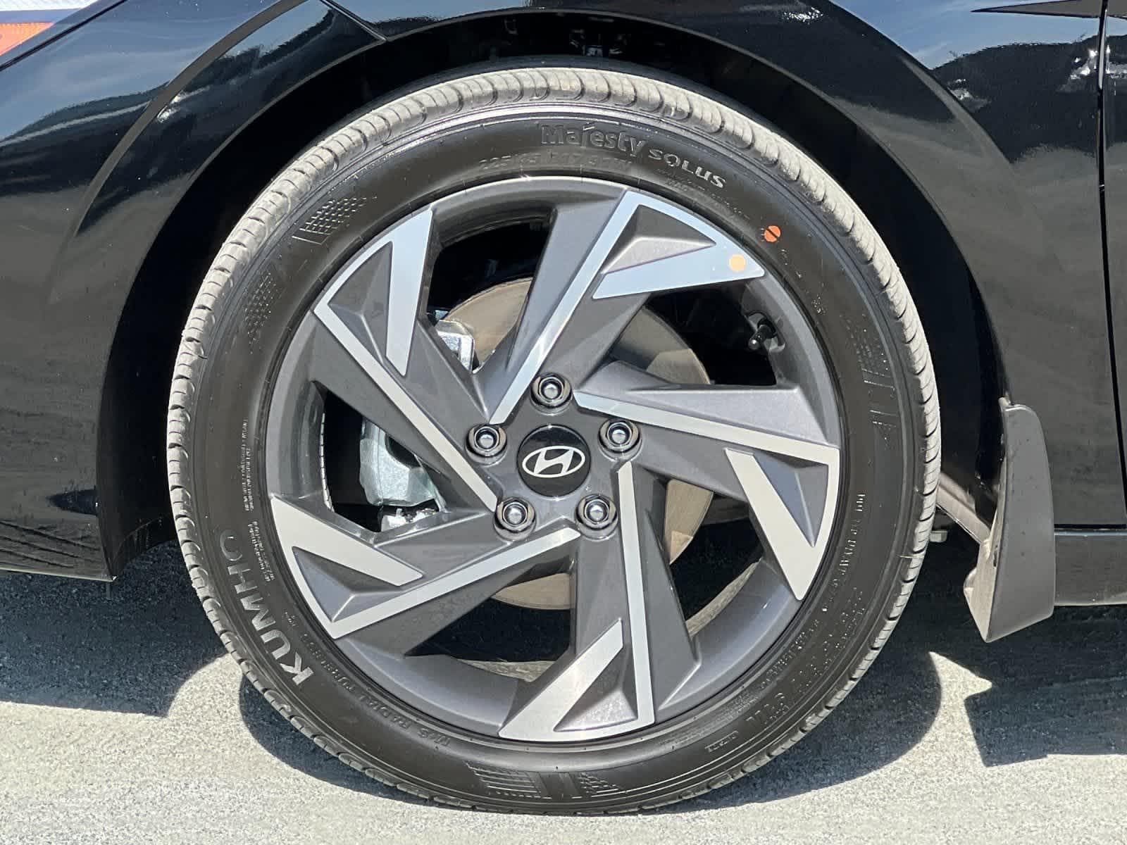 Thumbnail: 2025 Hyundai Elantra - 24
