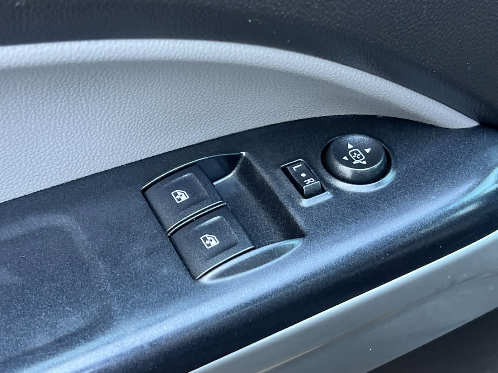 Thumbnail: 2017 Chevrolet Colorado - 14