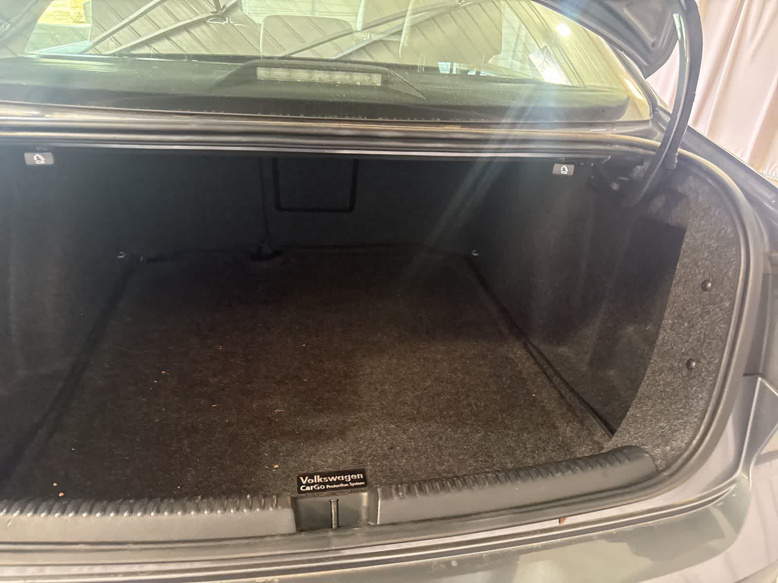 Thumbnail: 2017 Volkswagen Jetta - 10