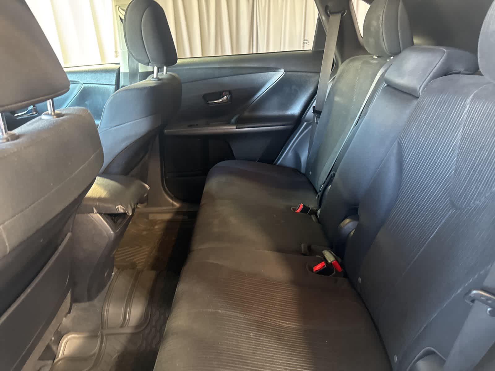 Thumbnail: 2013 Toyota Venza - 16