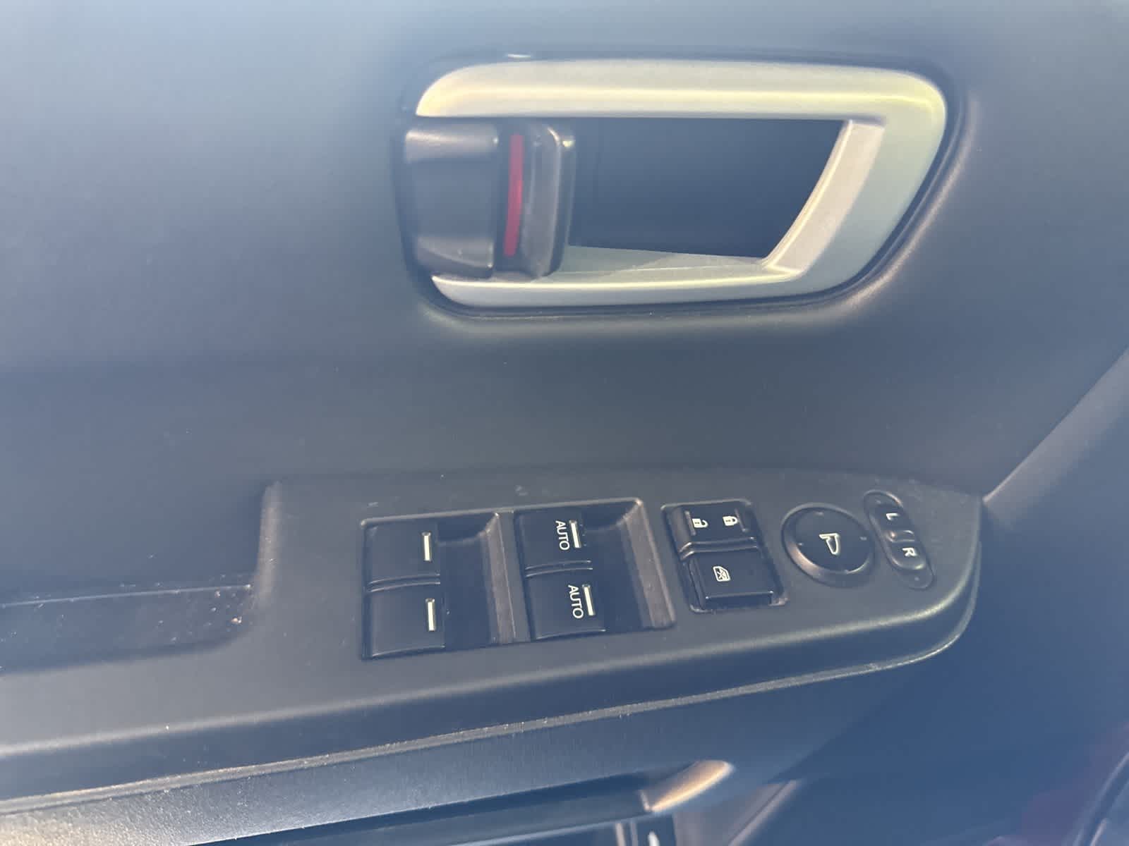 Thumbnail: 2012 Honda Pilot - 20