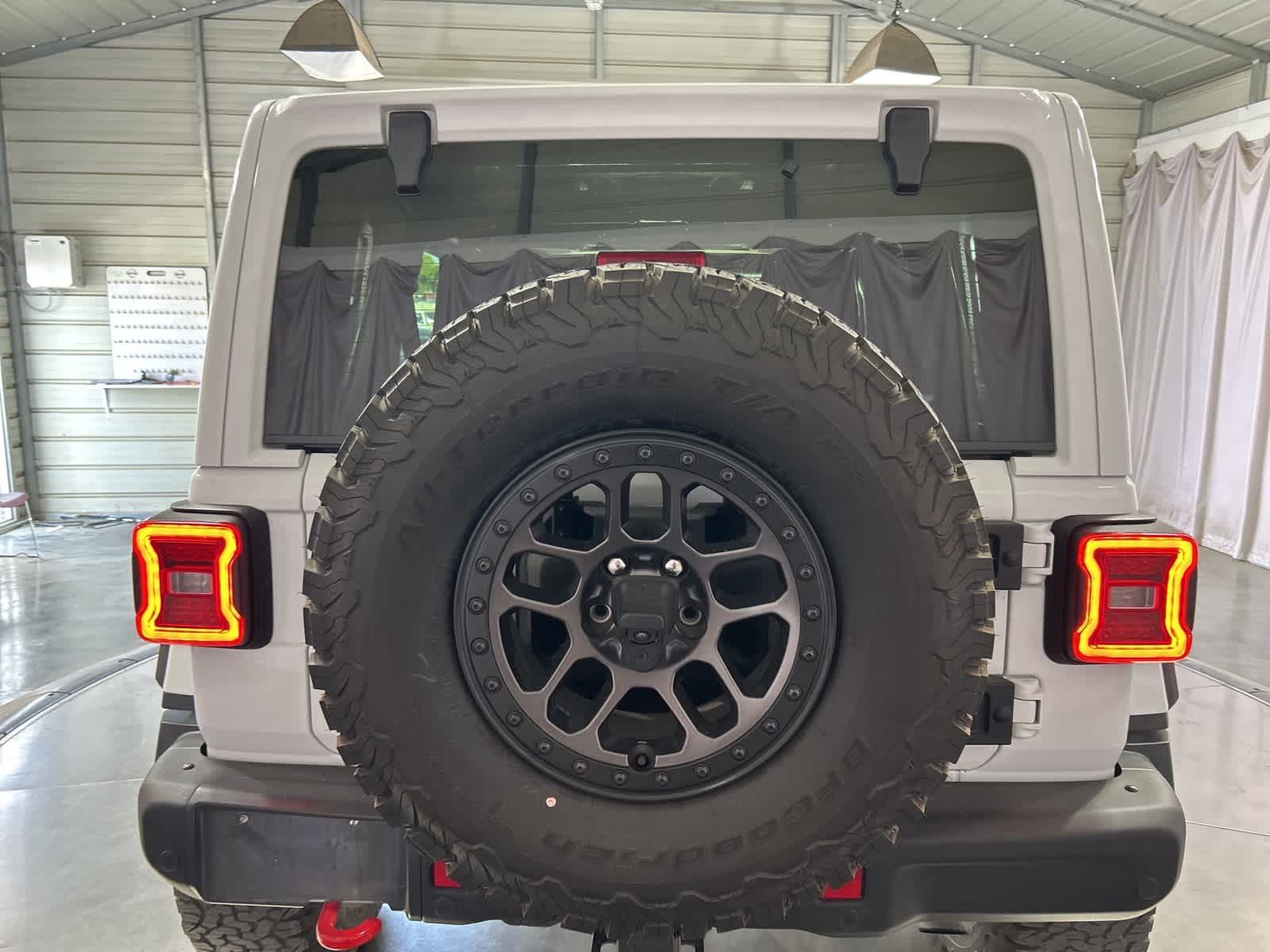 Thumbnail: 2022 Jeep Wrangler - 11