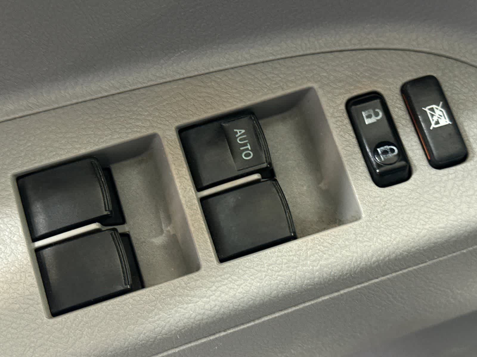 Thumbnail: 2012 Toyota Highlander - 14