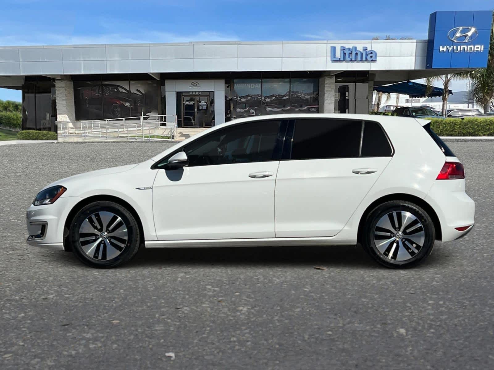 Thumbnail: 2016 Volkswagen e-Golf - 5