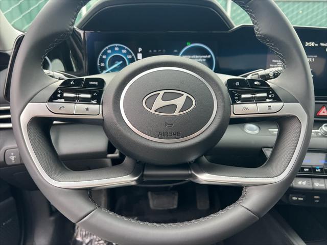 2025 Hyundai Elantra Limited Edition 22