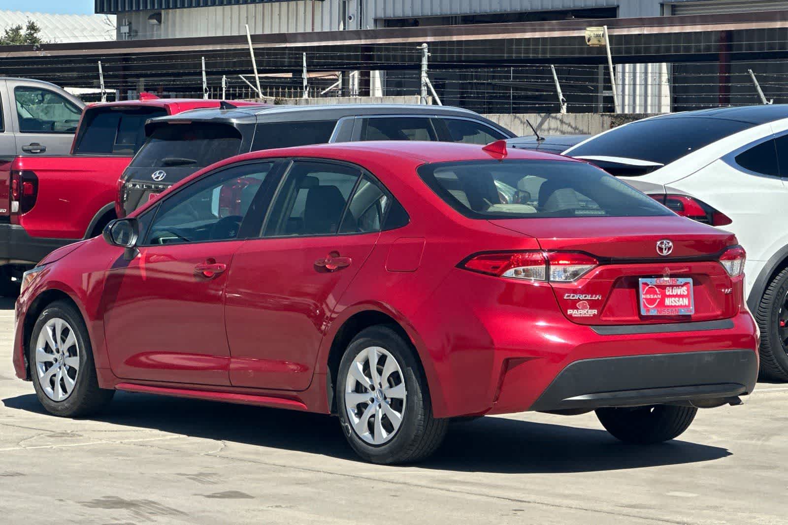 2021 Toyota Corolla LE photo 6