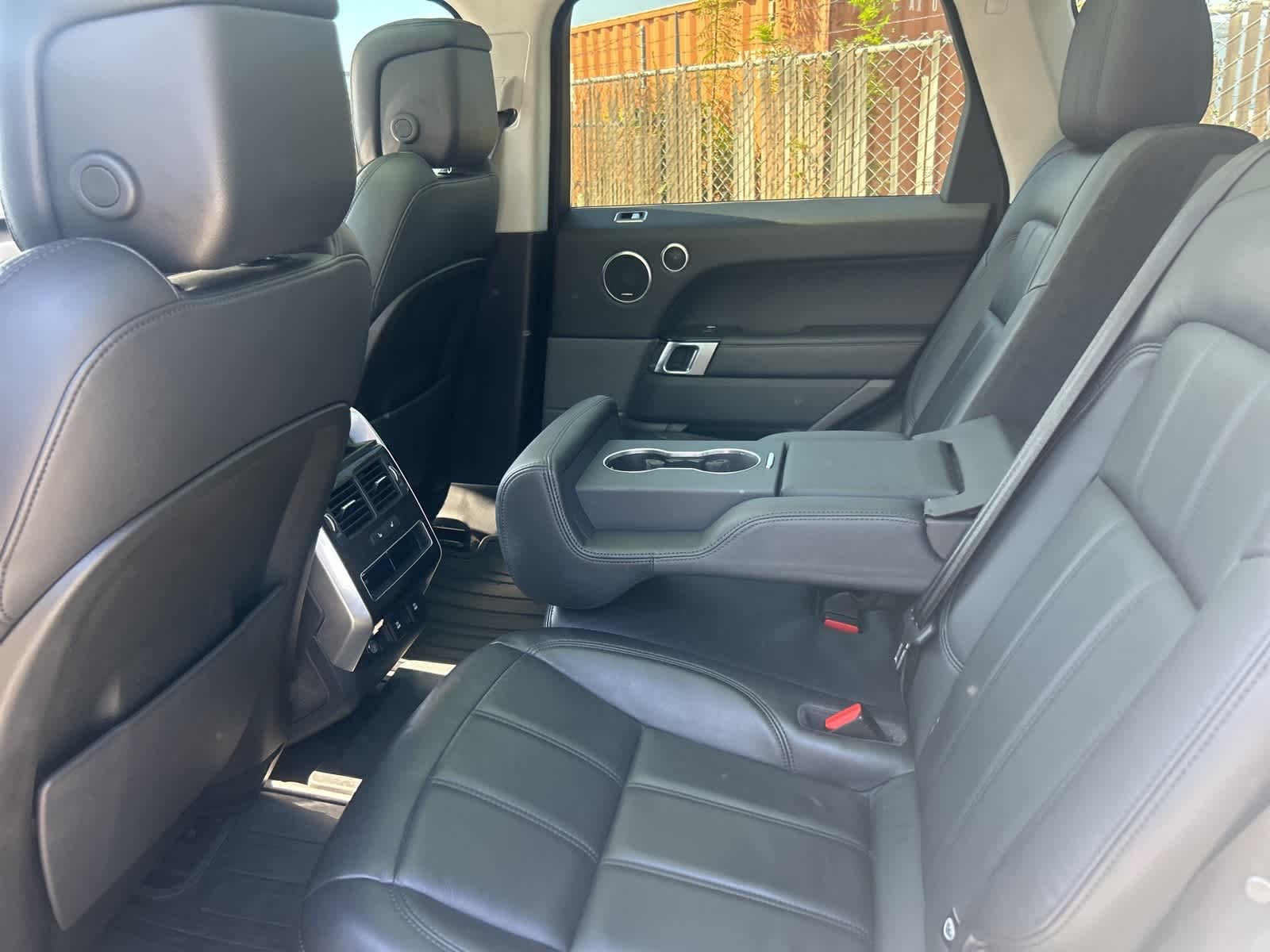 Thumbnail: 2019 Land Rover Range Rover Sport - 17