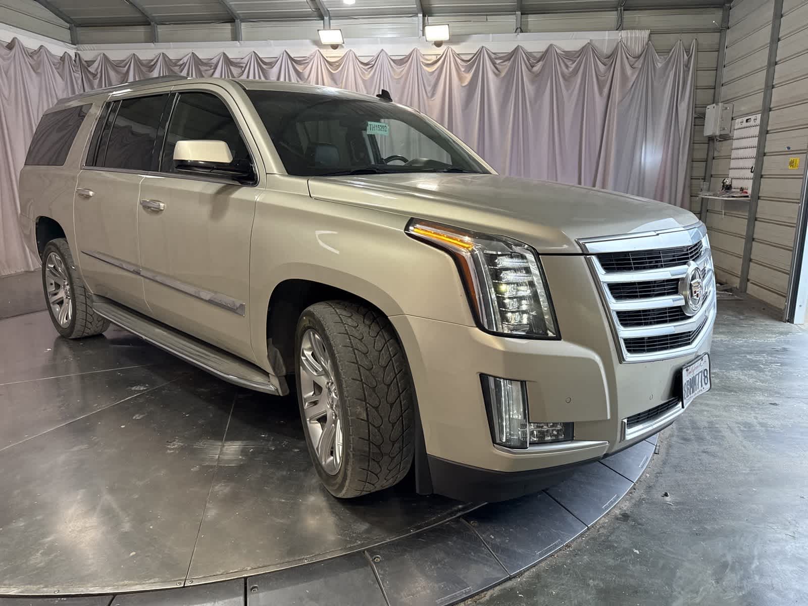 Thumbnail: 2015 Cadillac Escalade - 3