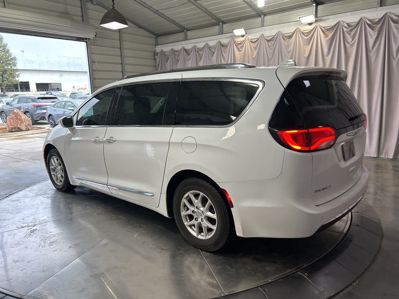 Thumbnail: 2020 Chrysler Pacifica - 13