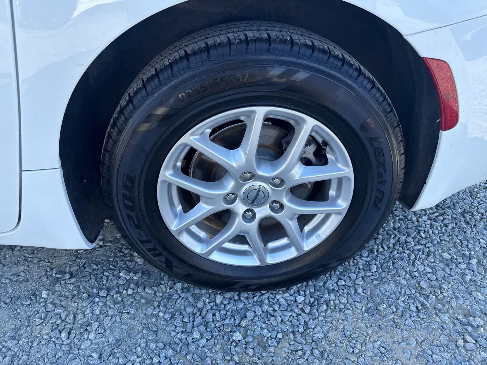 Thumbnail: 2023 Chrysler Voyager - 8