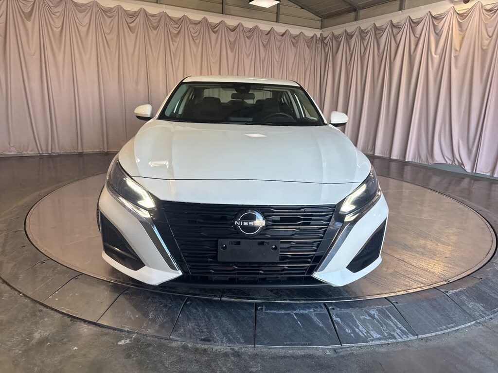 Used 2023 Nissan Altima 2.5 SV Sedan