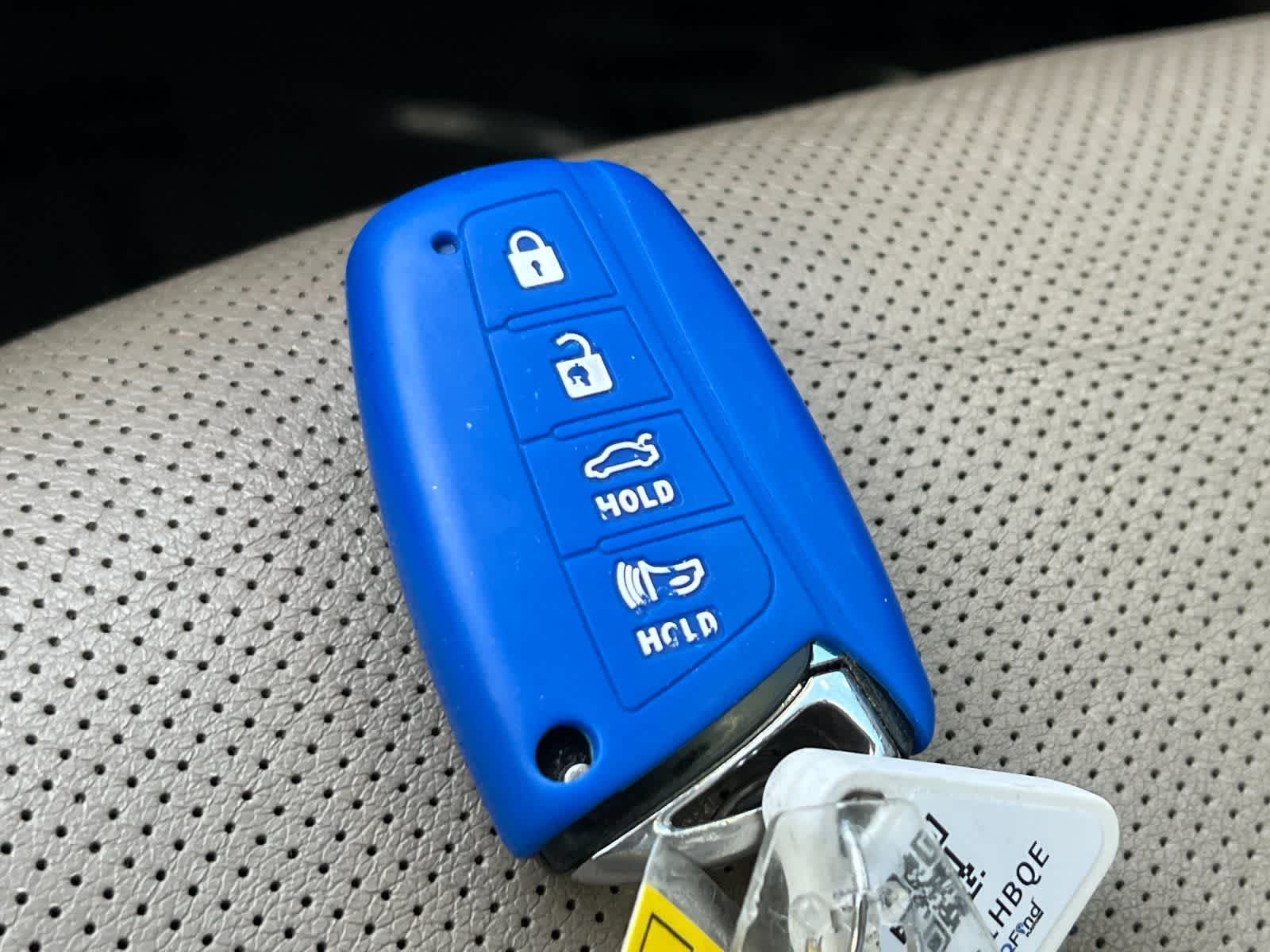 Thumbnail: 2015 Hyundai Santa Fe - 30